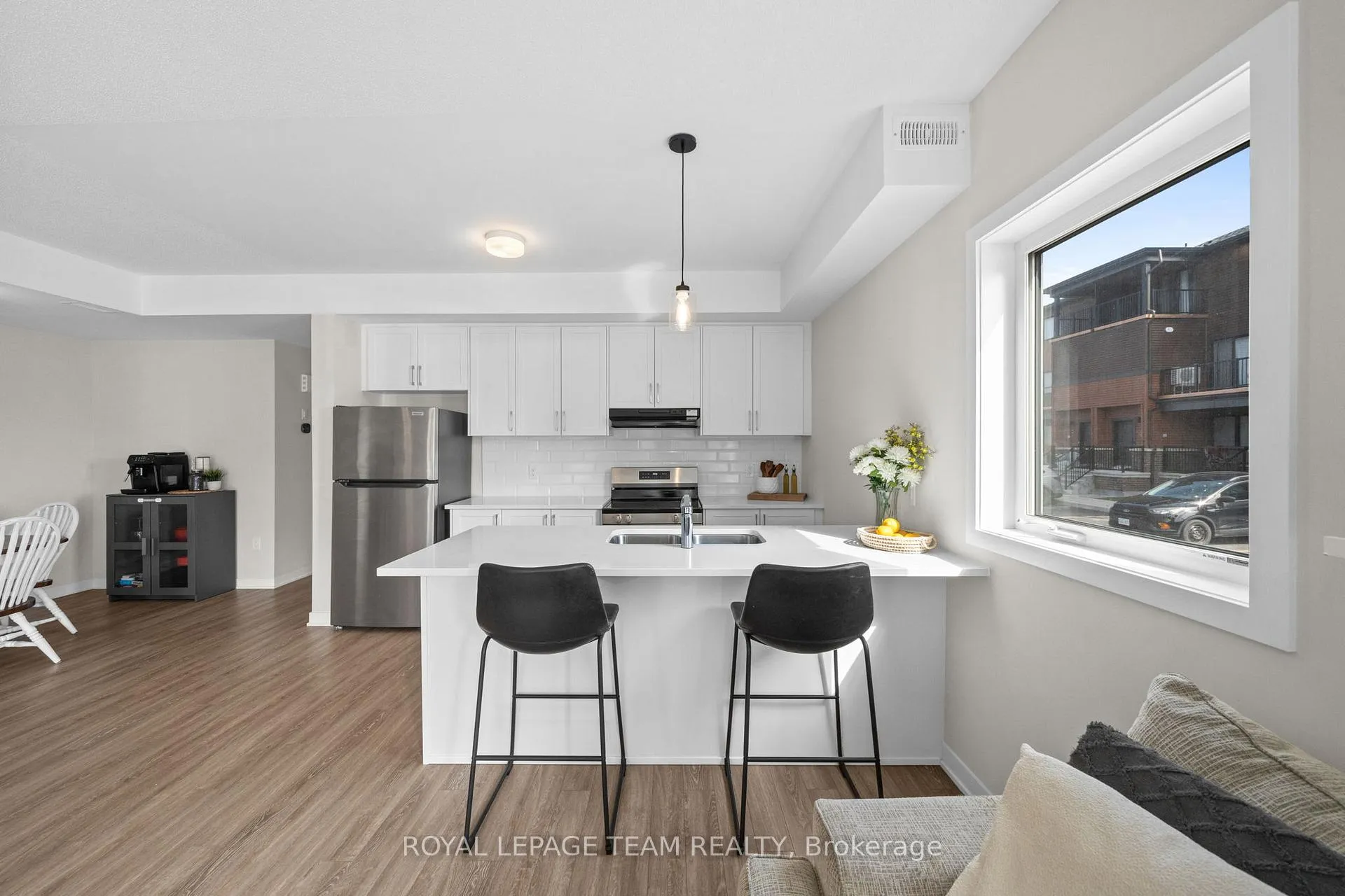 Photo 9 of 722 Parnian Private, Ottawa, Barrhaven - Half Moon Bay — HOMEH
