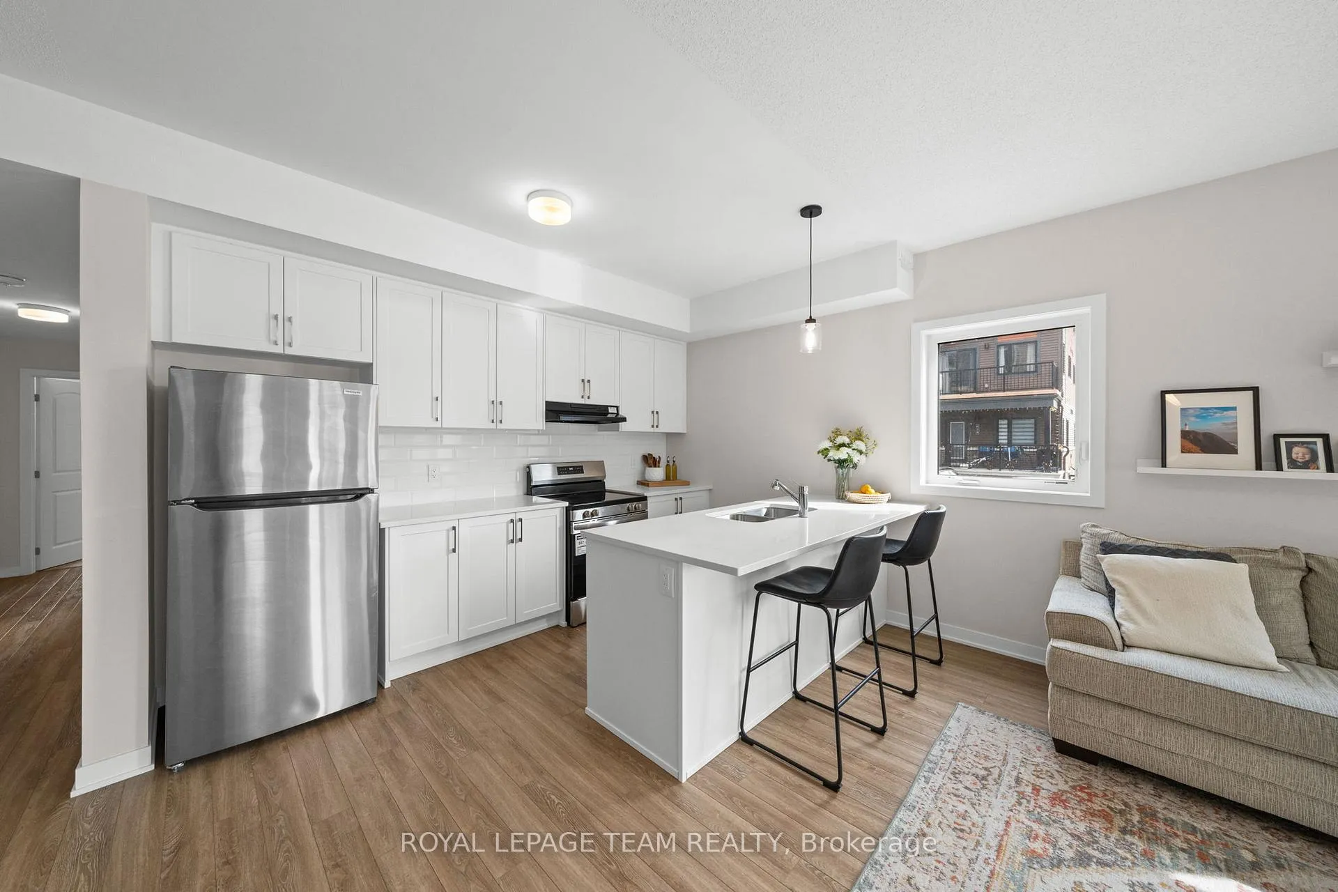 Photo 10 of 722 Parnian Private, Ottawa, Barrhaven - Half Moon Bay — HOMEH