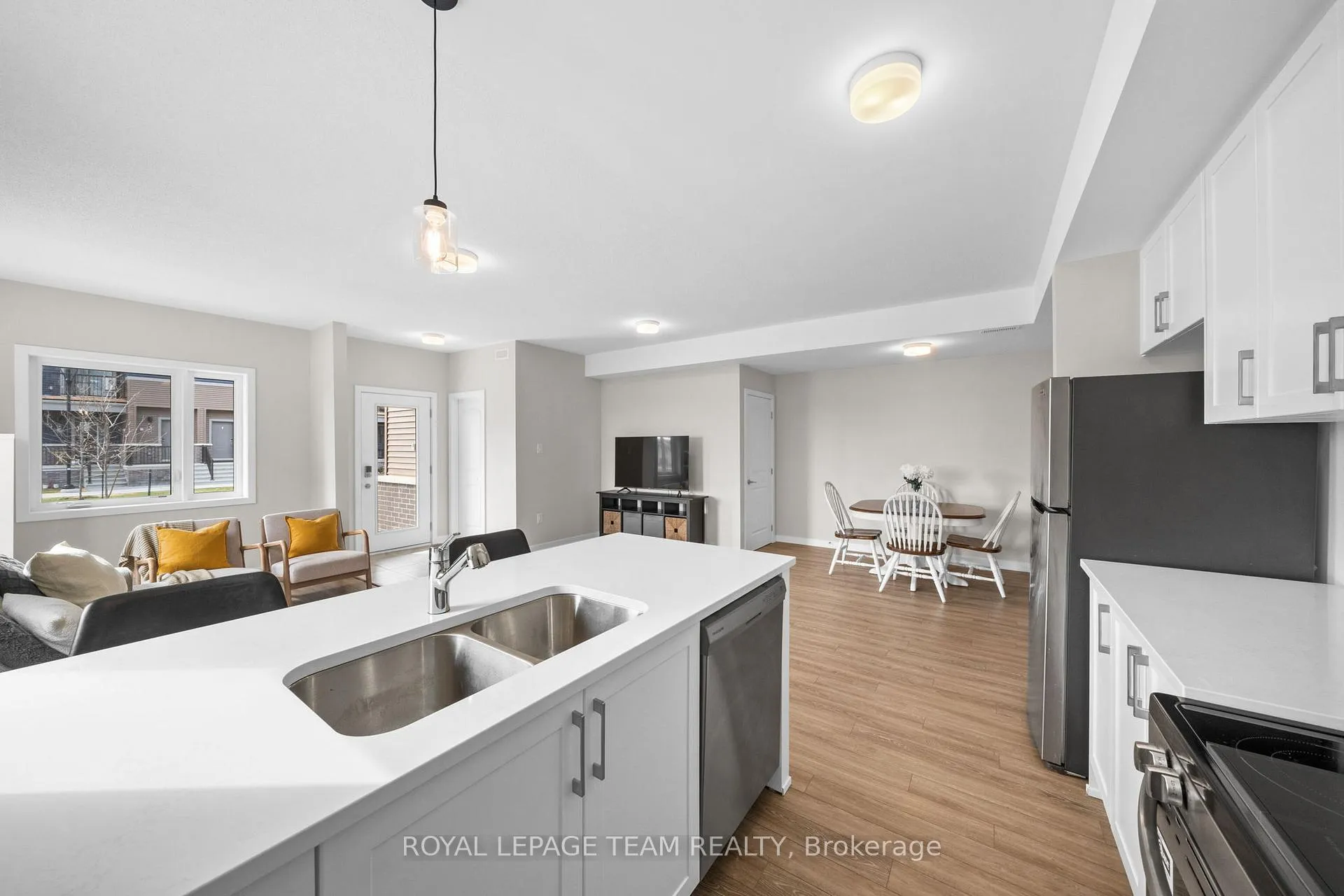 Photo 13 of 722 Parnian Private, Ottawa, Barrhaven - Half Moon Bay — HOMEH