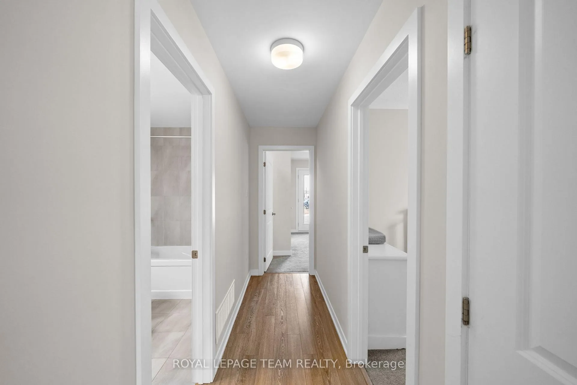 Photo 17 of 722 Parnian Private, Ottawa, Barrhaven - Half Moon Bay — HOMEH