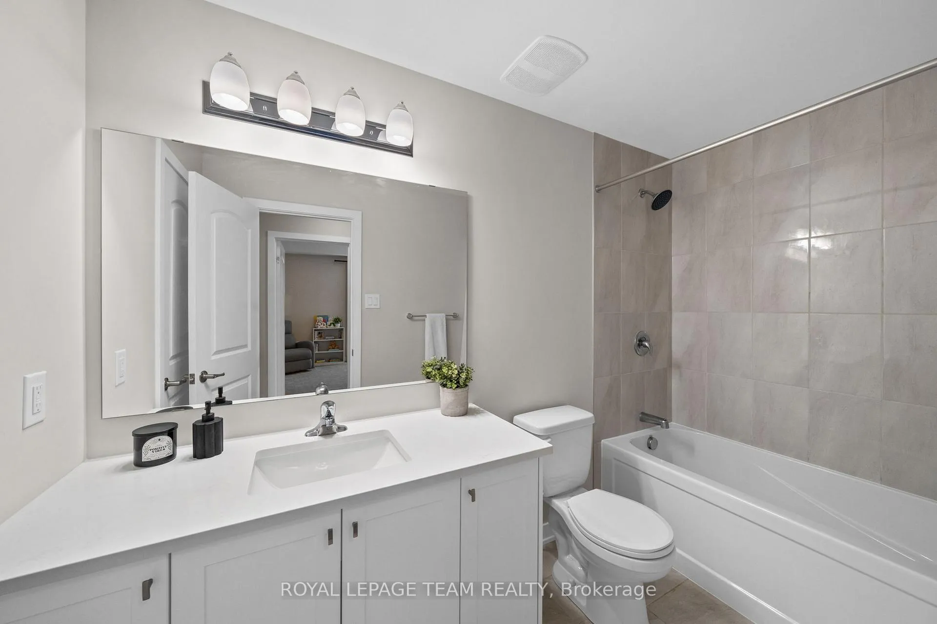 Photo 20 of 722 Parnian Private, Ottawa, Barrhaven - Half Moon Bay — HOMEH