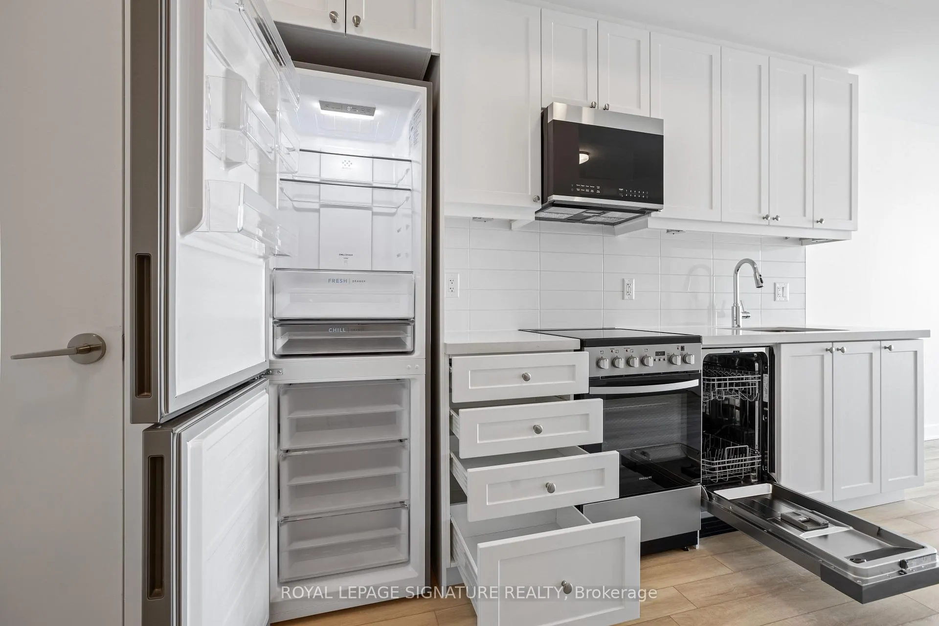 Photo 2 of Unit 514, 51 Clarington Boulevard, Clarington, Bowmanville — HOMEH
