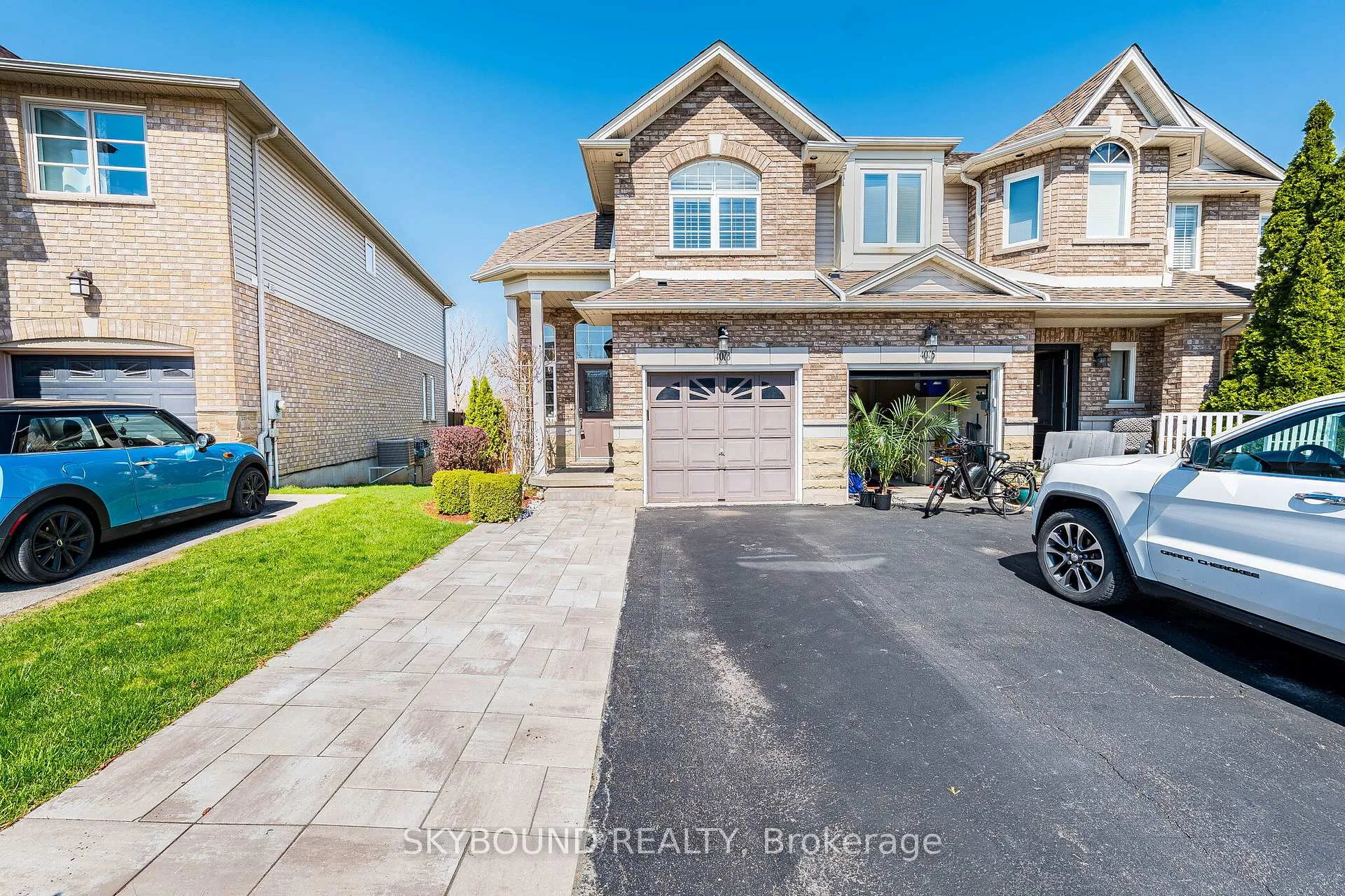 Photo 2 of 4073 Medland Drive, Burlington, Rose — HOMEH