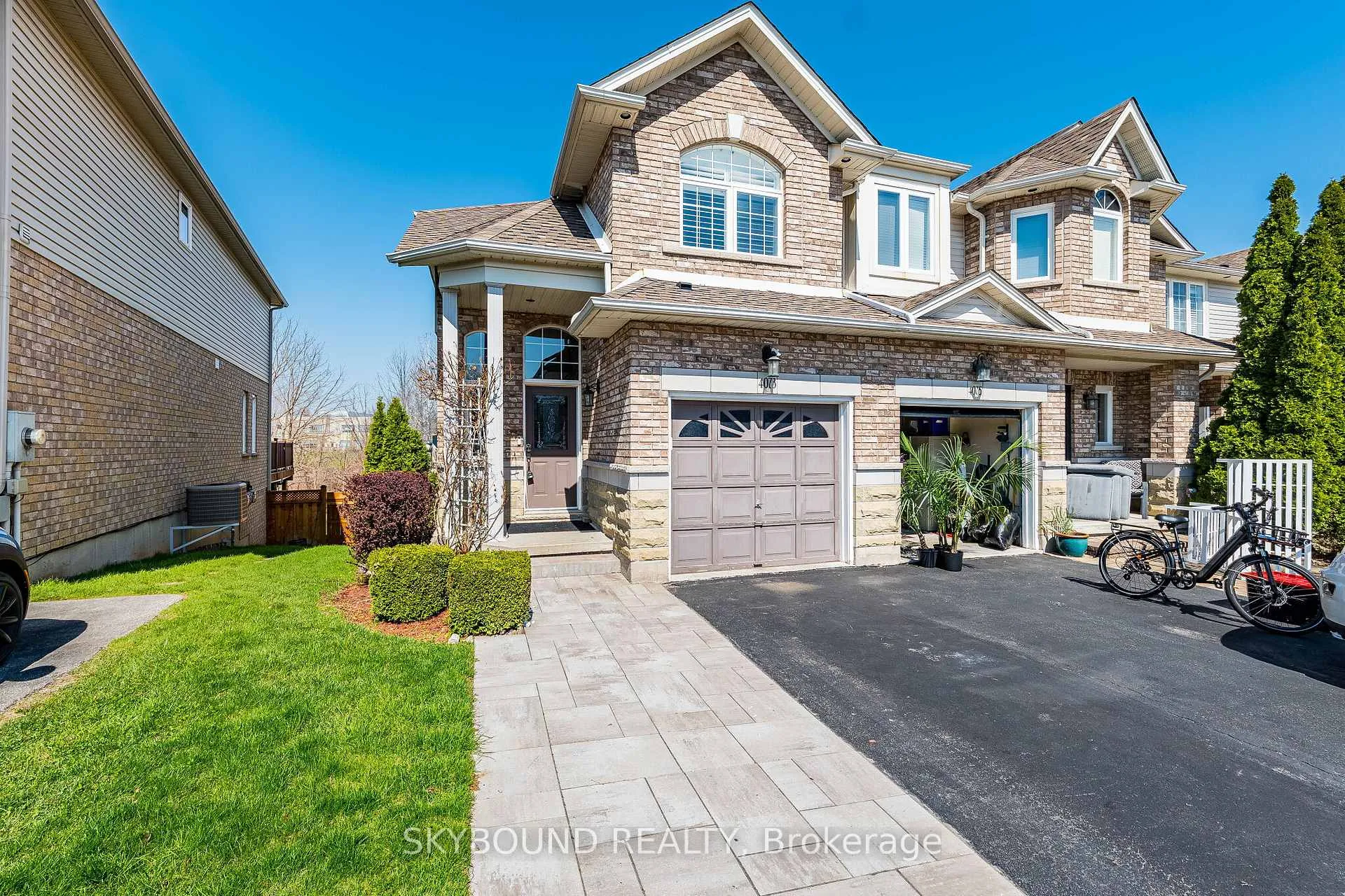 Photo 3 of 4073 Medland Drive, Burlington, Rose — HOMEH