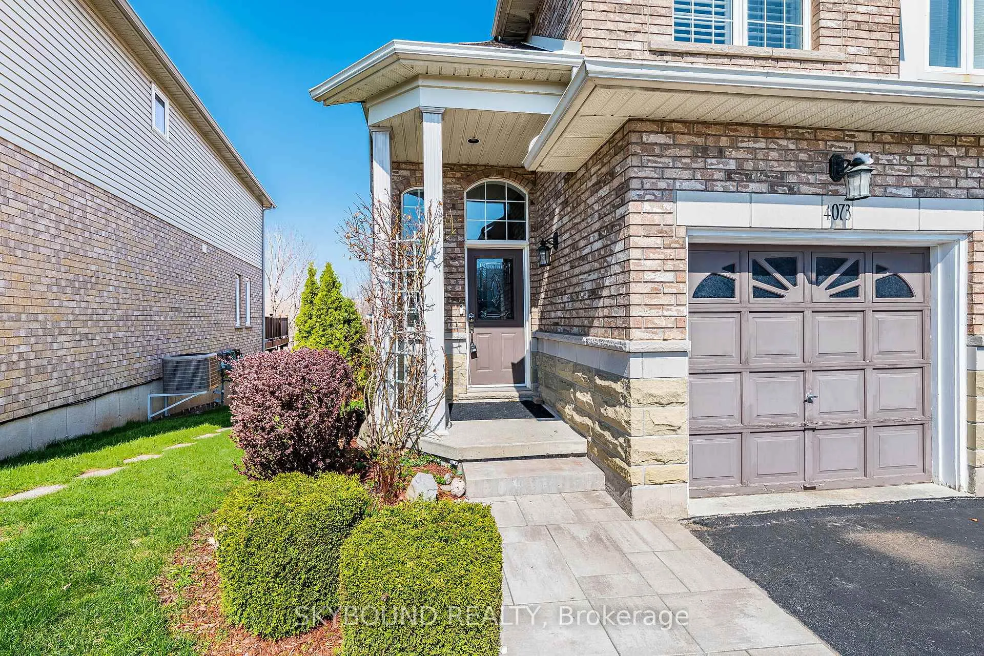 Photo 4 of 4073 Medland Drive, Burlington, Rose — HOMEH