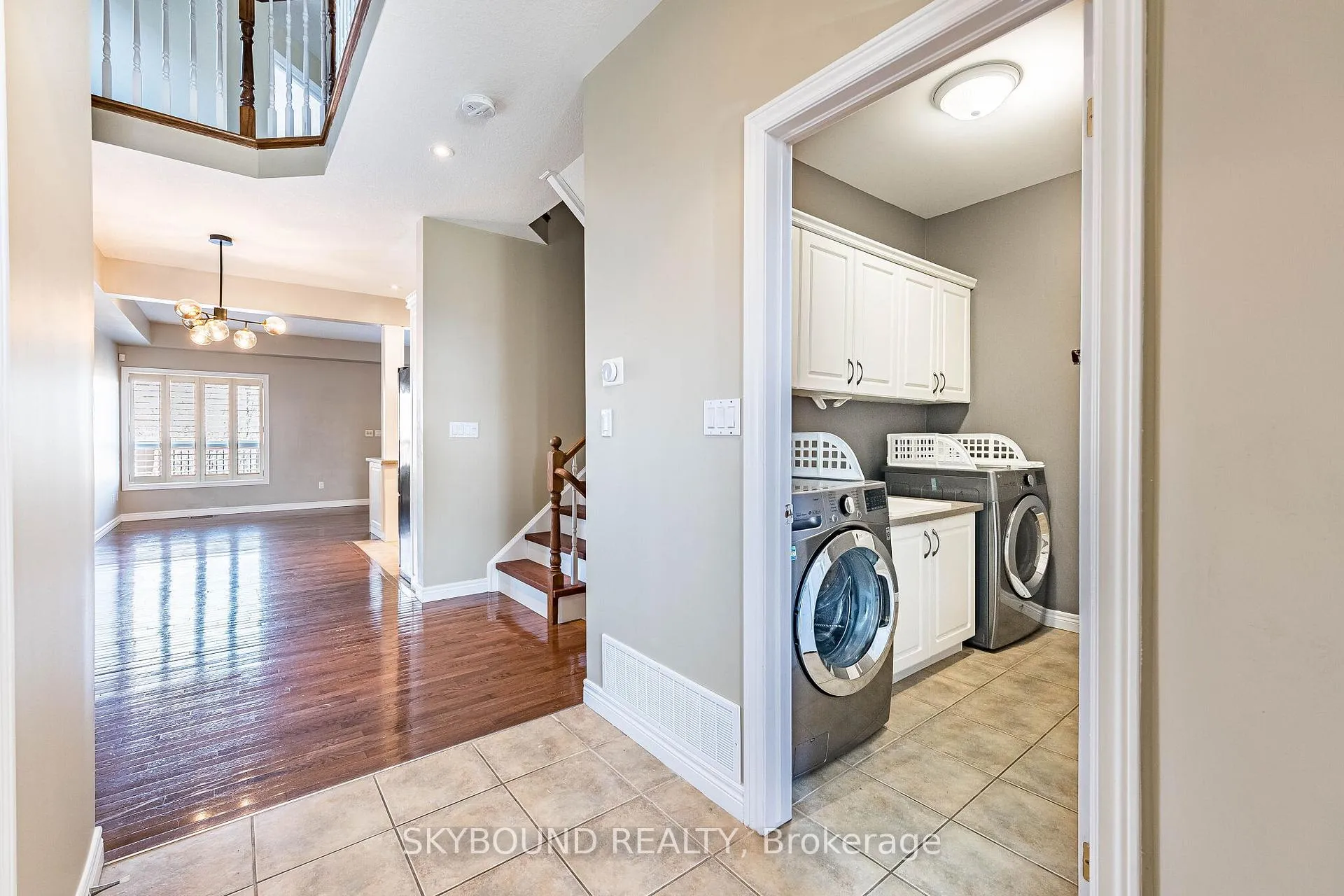Photo 7 of 4073 Medland Drive, Burlington, Rose — HOMEH
