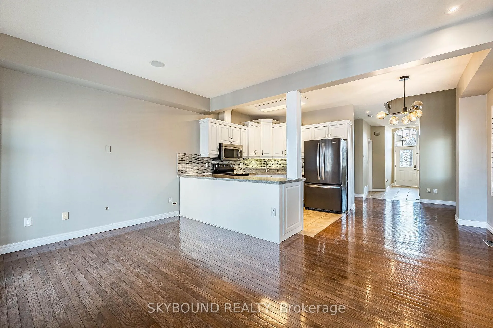 Photo 12 of 4073 Medland Drive, Burlington, Rose — HOMEH
