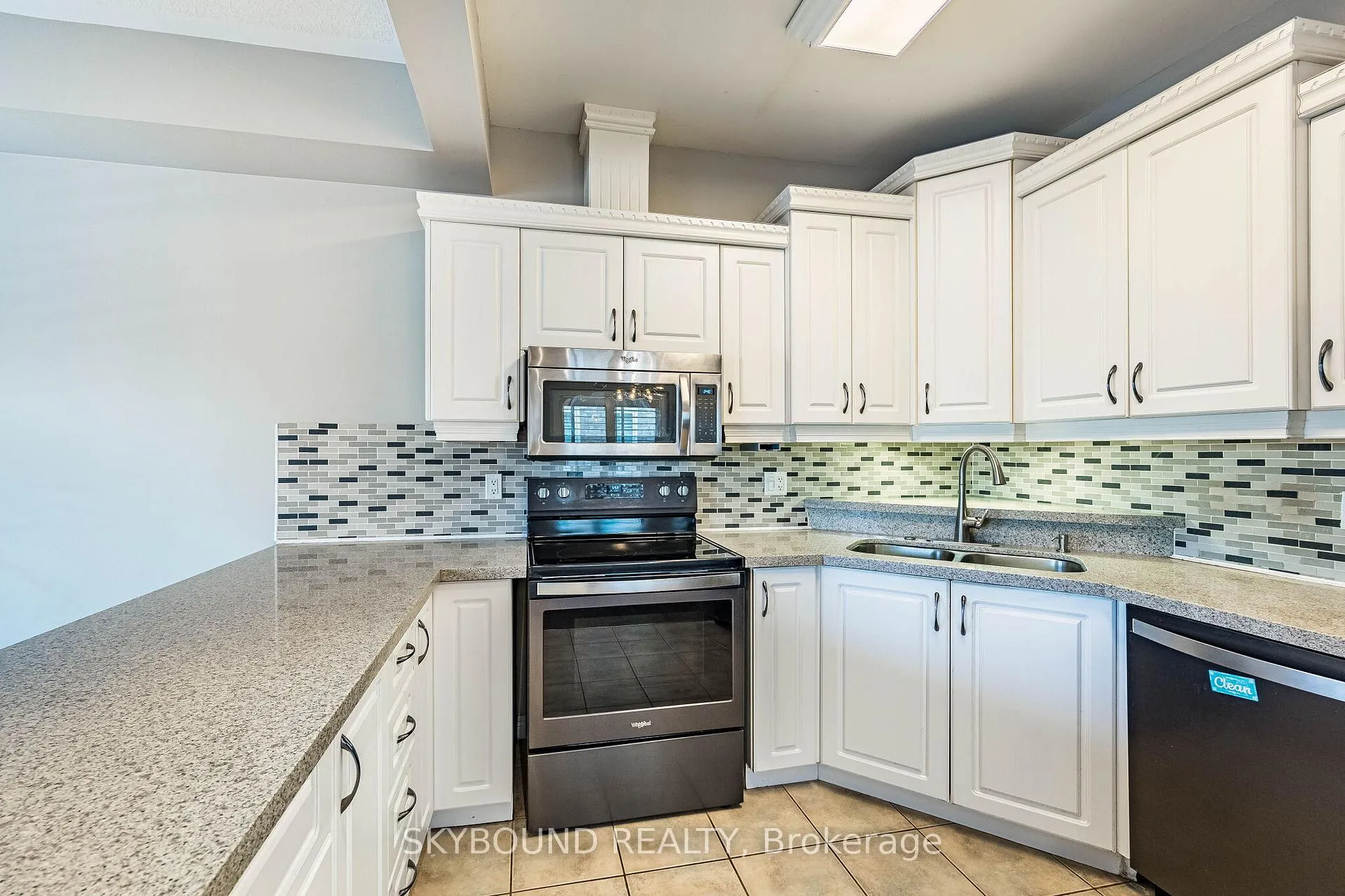 Photo 17 of 4073 Medland Drive, Burlington, Rose — HOMEH