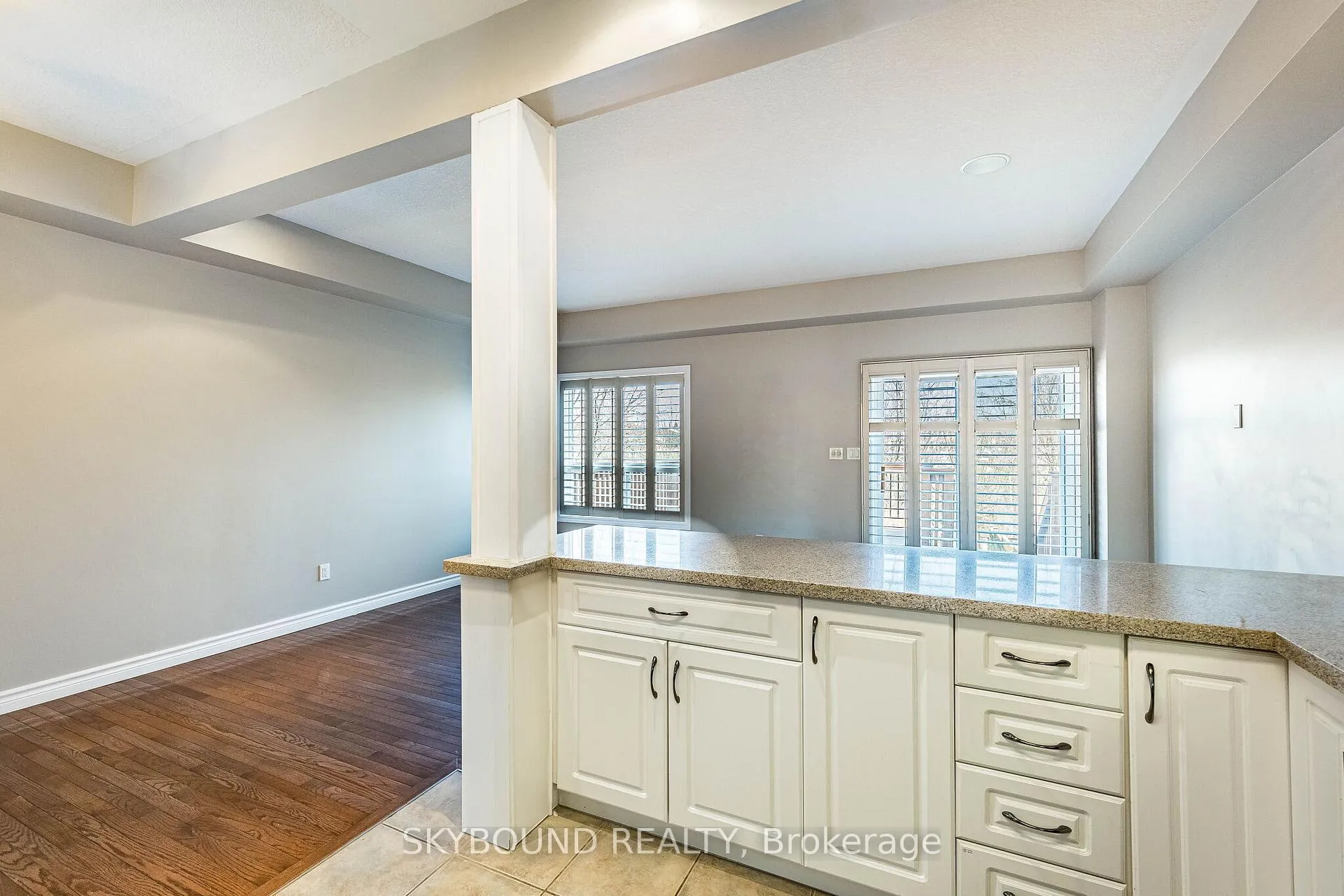 Photo 19 of 4073 Medland Drive, Burlington, Rose — HOMEH