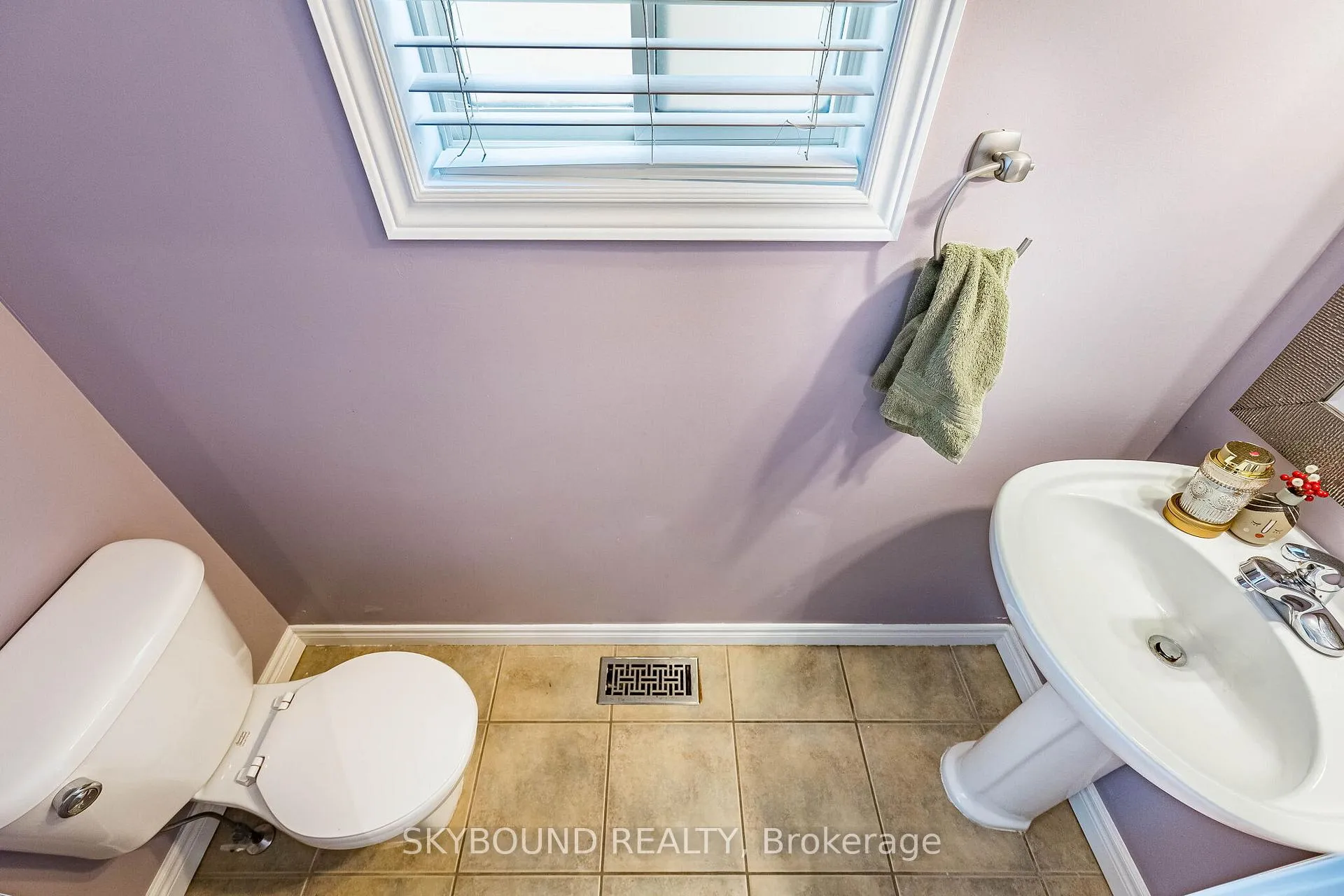 Photo 23 of 4073 Medland Drive, Burlington, Rose — HOMEH