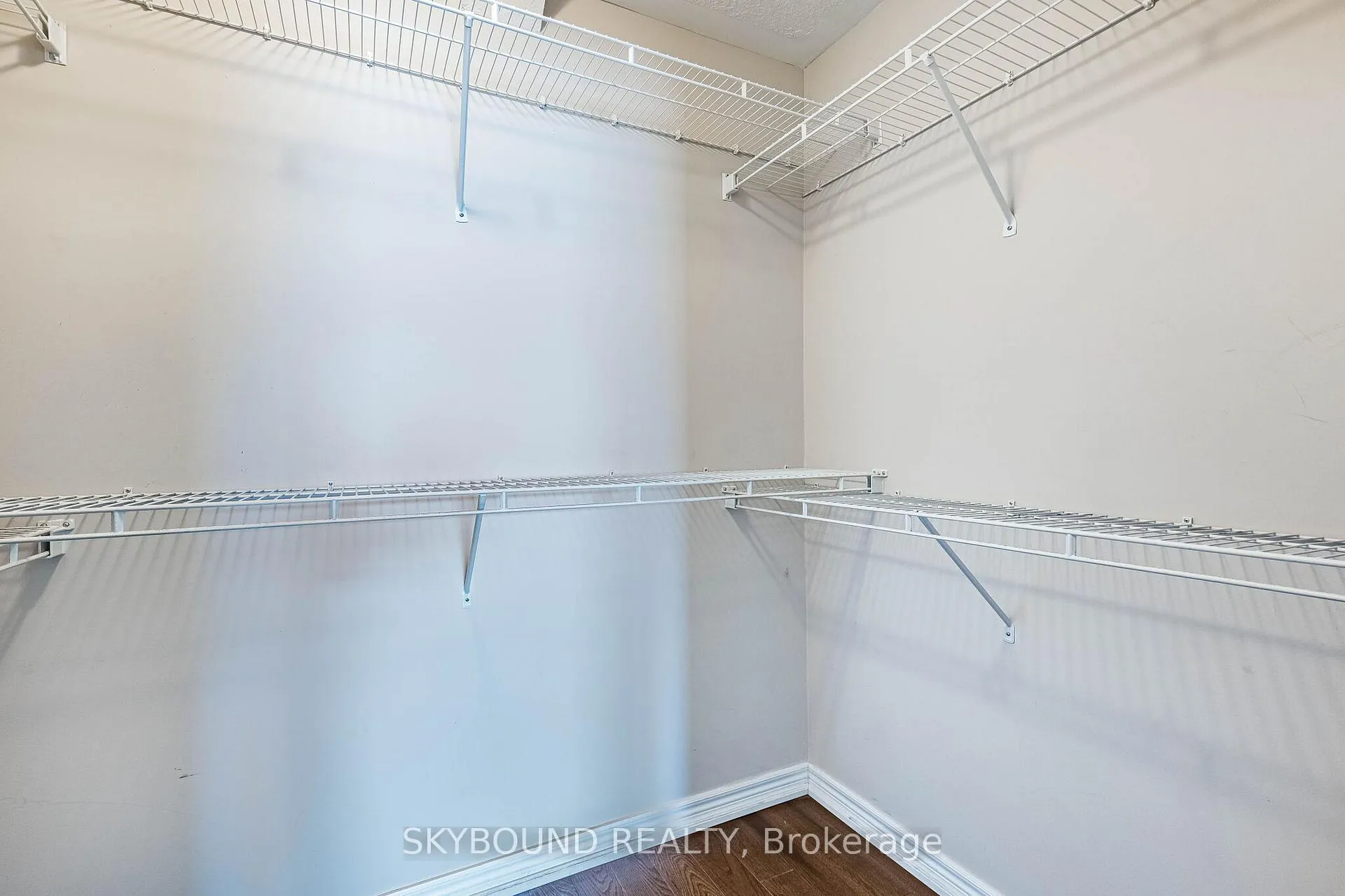 Photo 26 of 4073 Medland Drive, Burlington, Rose — HOMEH