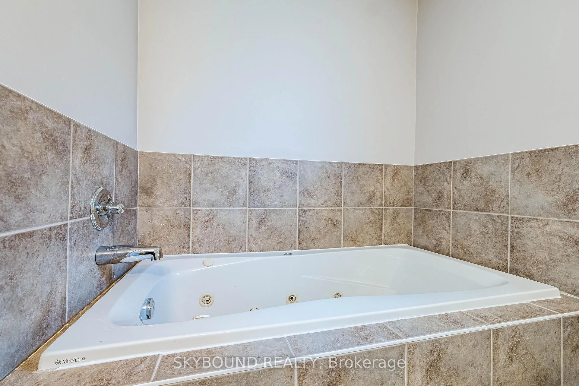 Photo 29 of 4073 Medland Drive, Burlington, Rose — HOMEH