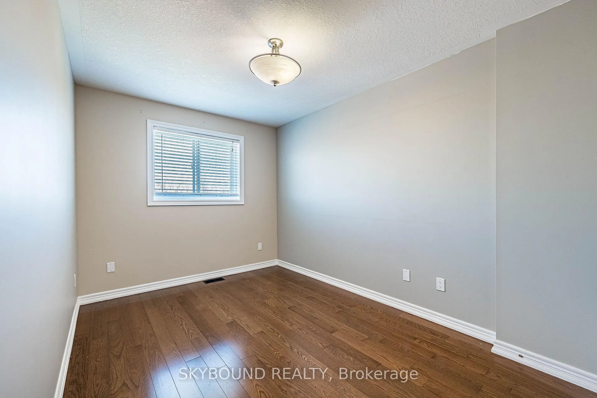 Photo 34 of 4073 Medland Drive, Burlington, Rose — HOMEH