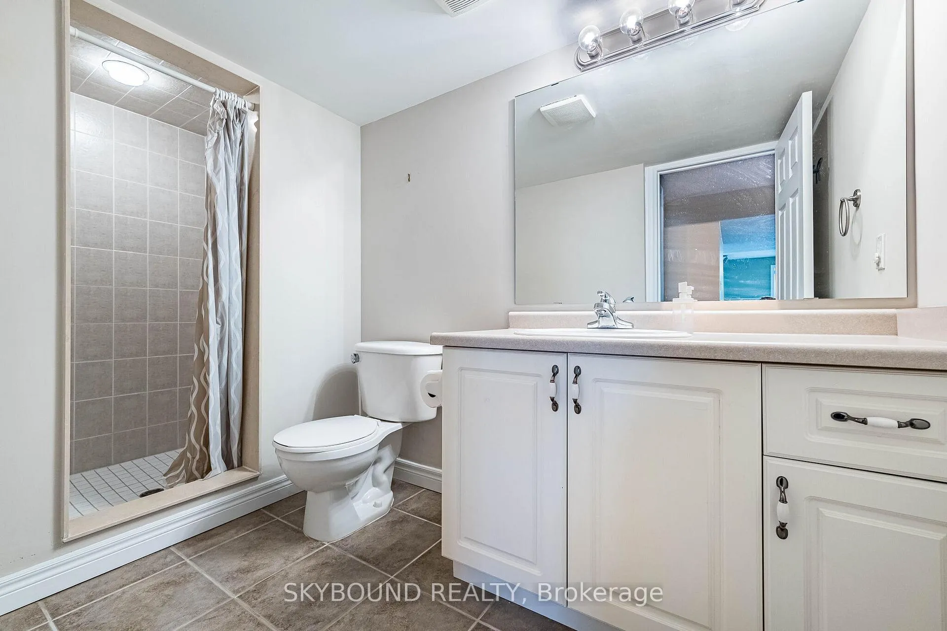 Photo 44 of 4073 Medland Drive, Burlington, Rose — HOMEH