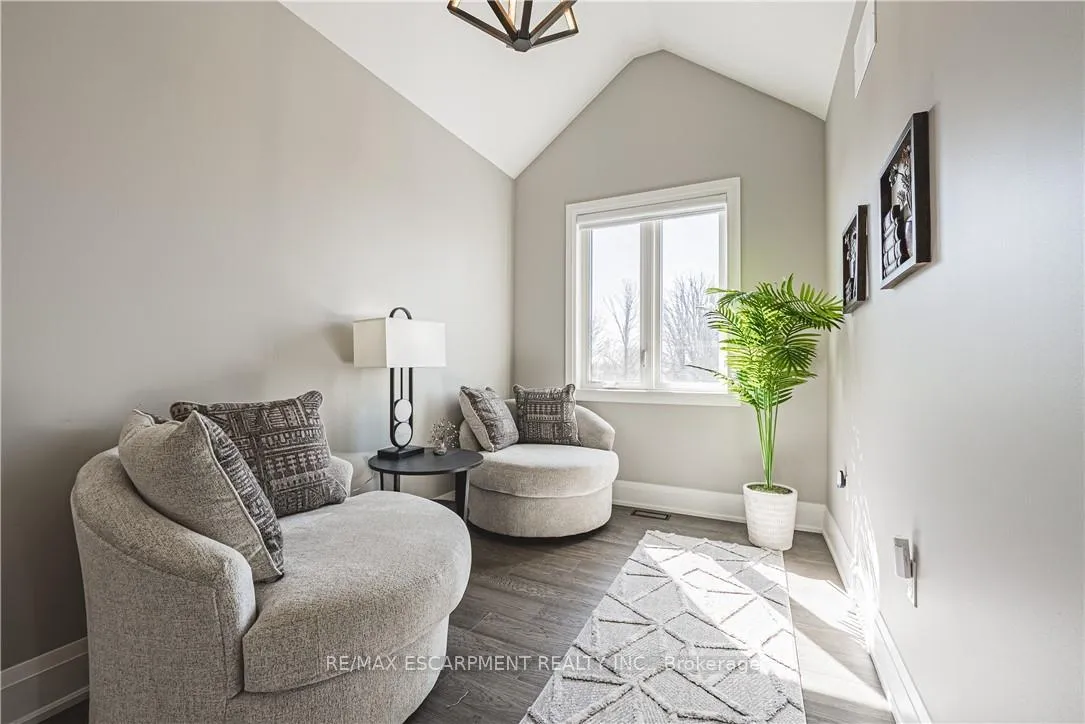 Photo 18 of 8378 Chippewa Road E, Hamilton, Mount Hope — HOMEH