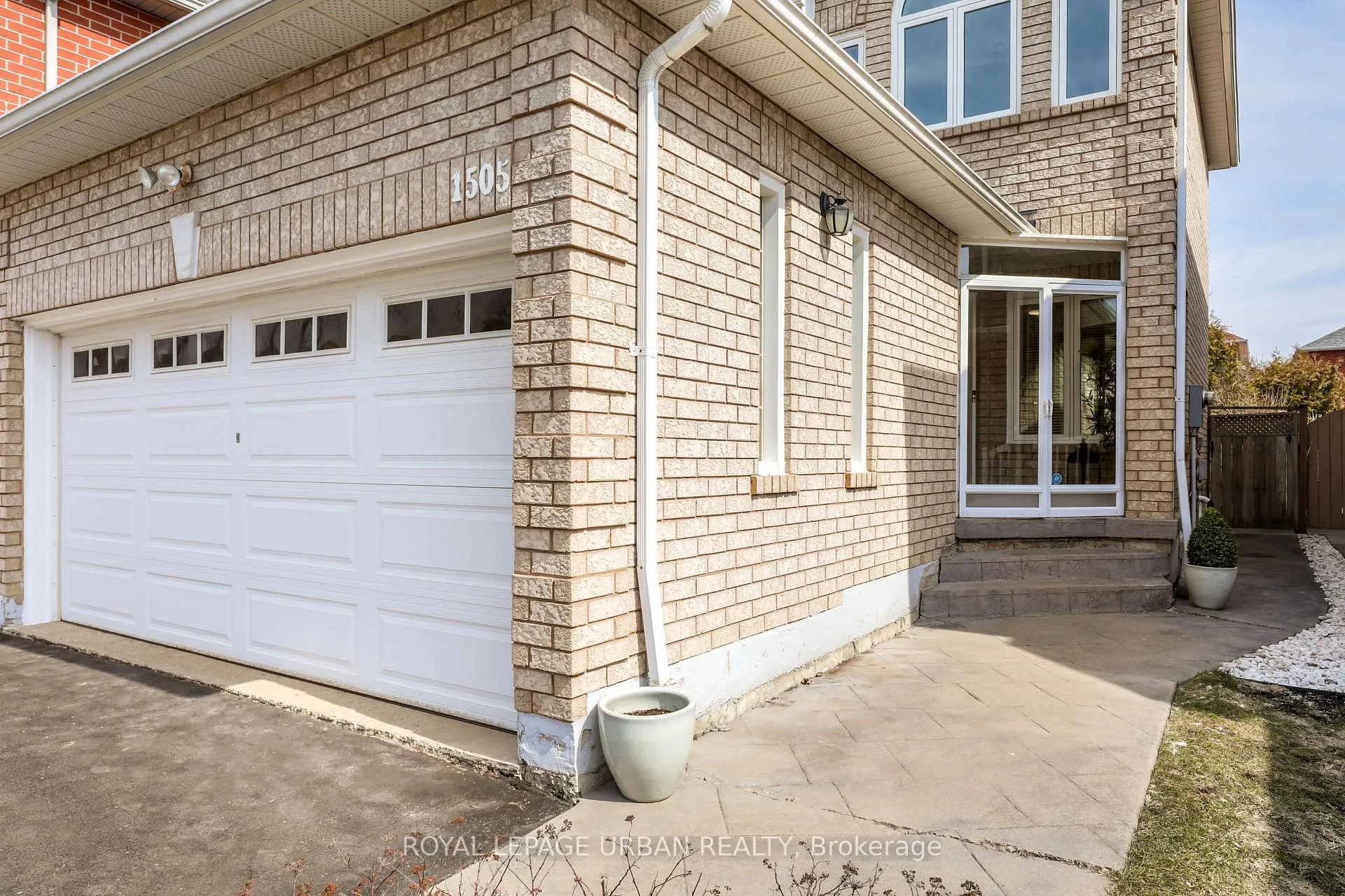 Photo 2 of 1505 Garland Crescent, Pickering, Amberlea — HOMEH