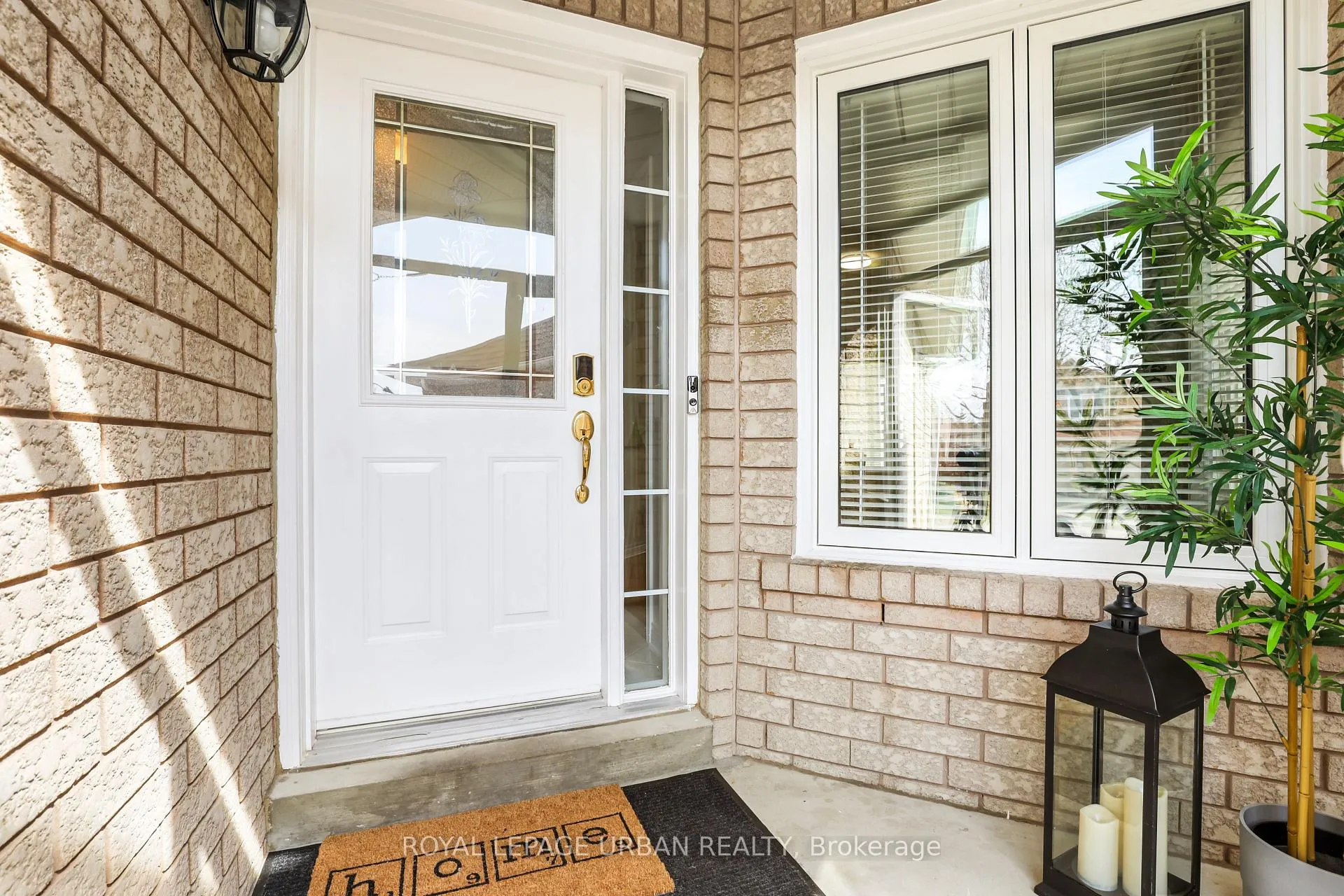 Photo 3 of 1505 Garland Crescent, Pickering, Amberlea — HOMEH