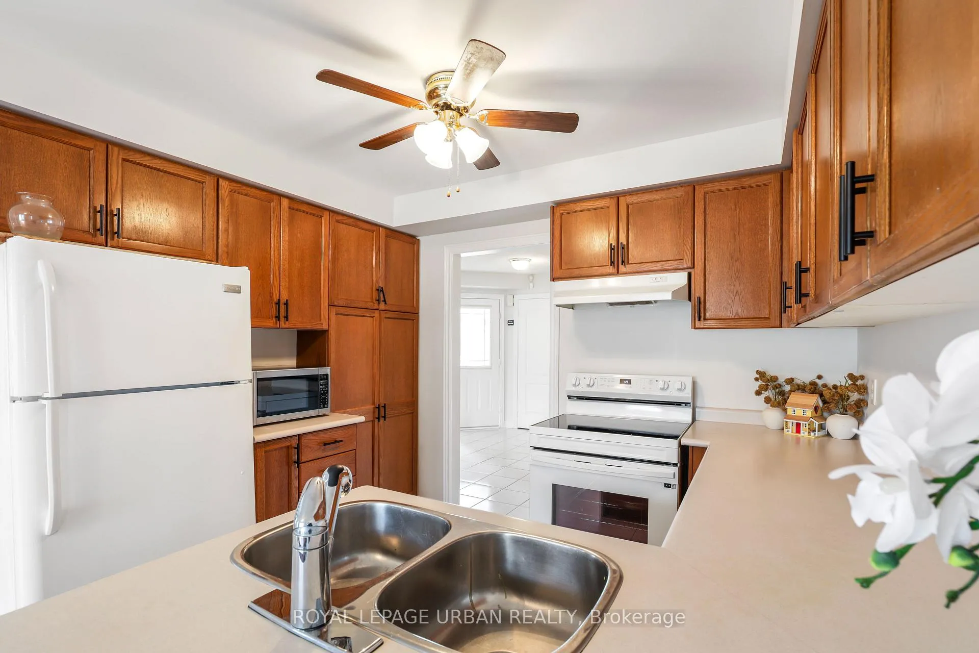 Photo 10 of 1505 Garland Crescent, Pickering, Amberlea — HOMEH
