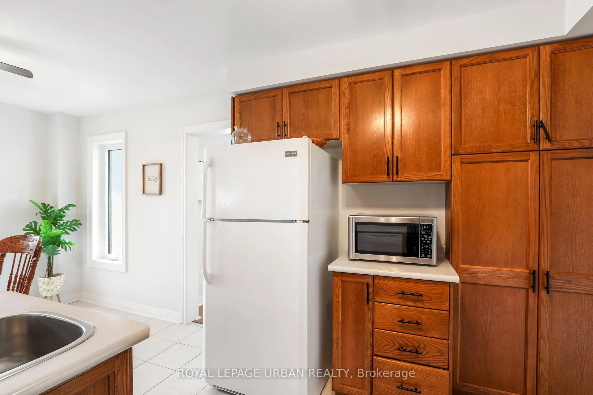 Photo 11 of 1505 Garland Crescent, Pickering, Amberlea — HOMEH