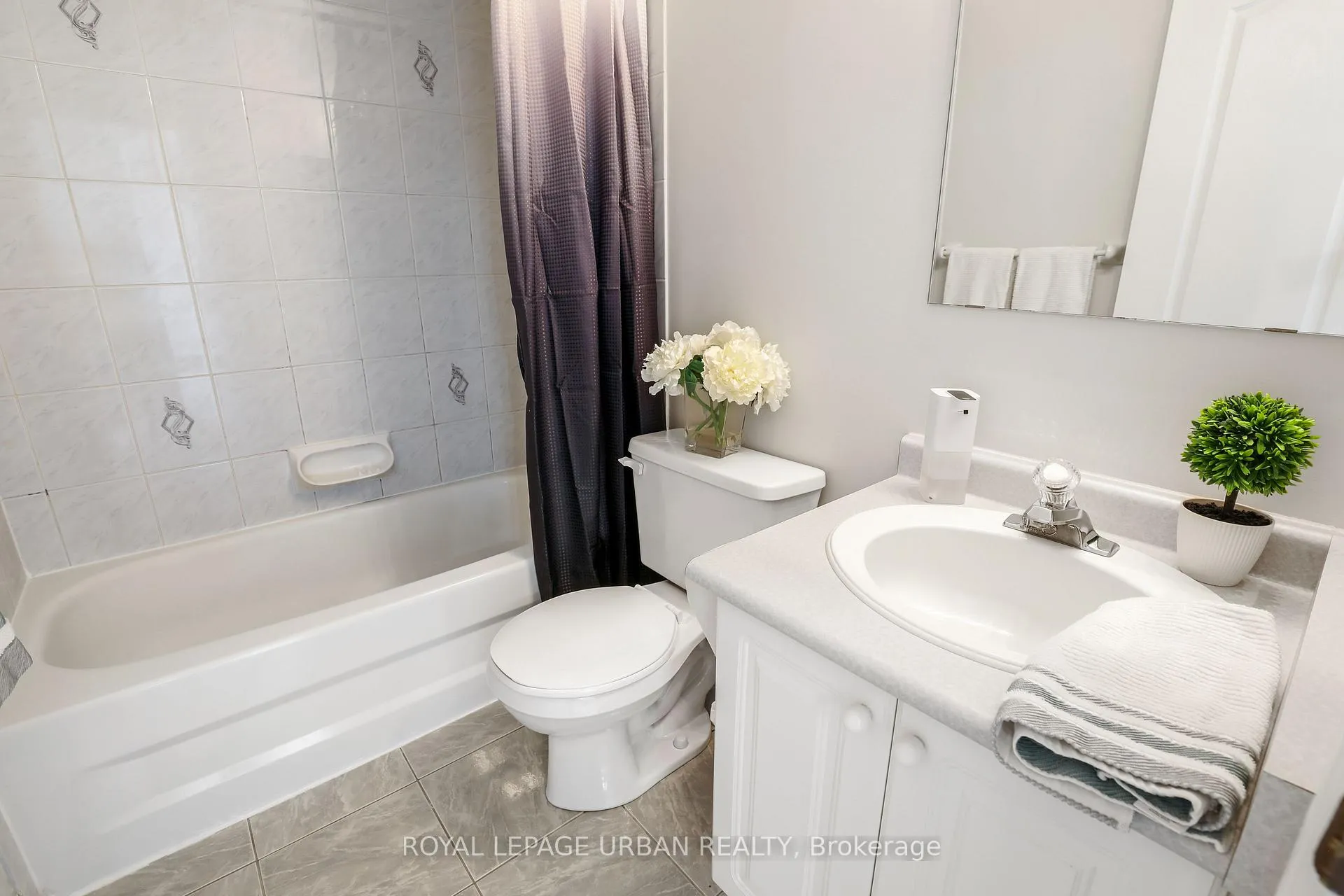 Photo 16 of 1505 Garland Crescent, Pickering, Amberlea — HOMEH