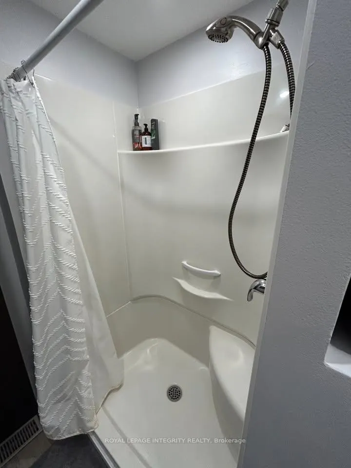 Photo 15 of 18 Commanda Way, Ottawa, Lindenlea — HOMEH
