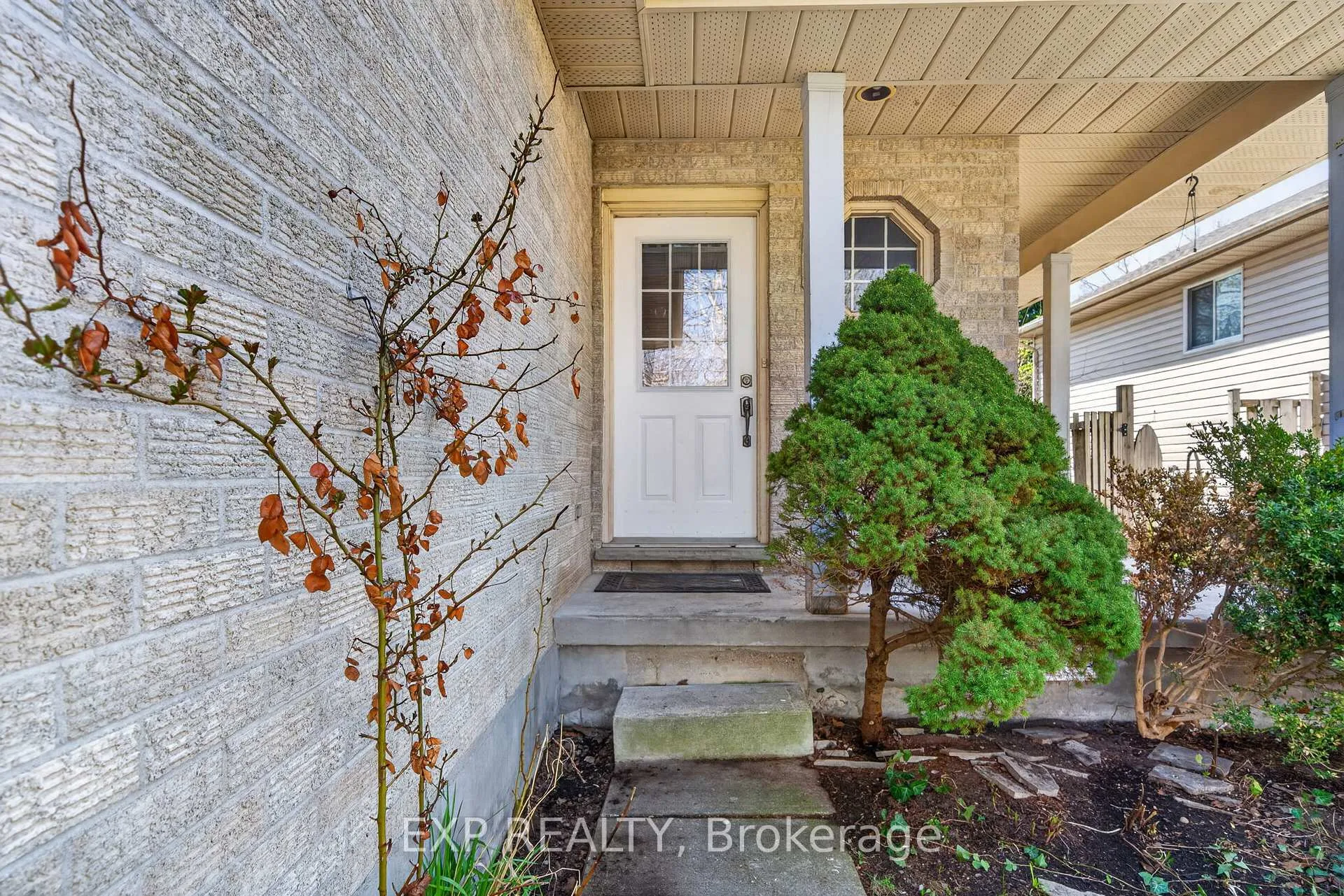 Photo 3 of 239 Fleming Drive, London, East D — HOMEH