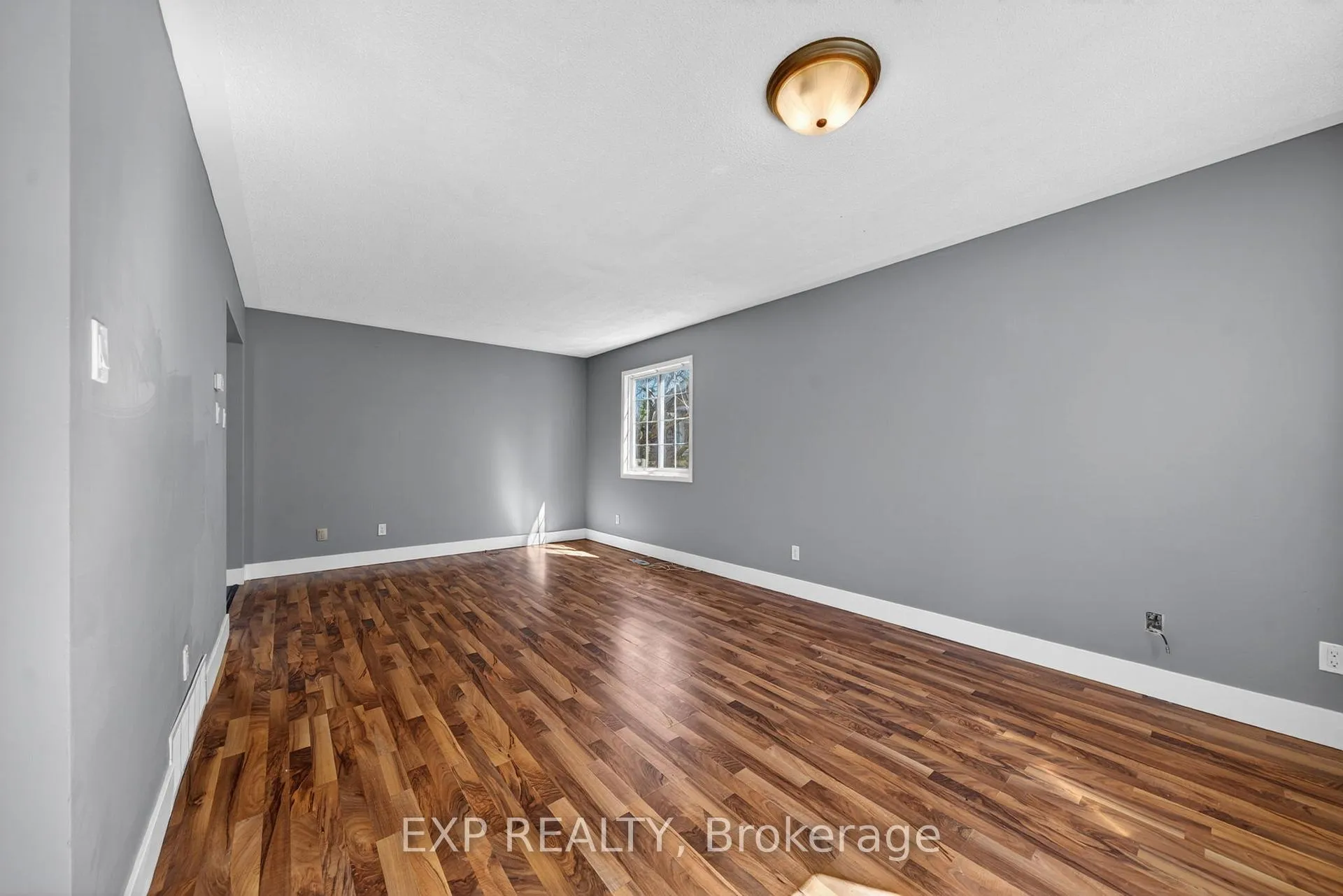 Photo 9 of 239 Fleming Drive, London, East D — HOMEH