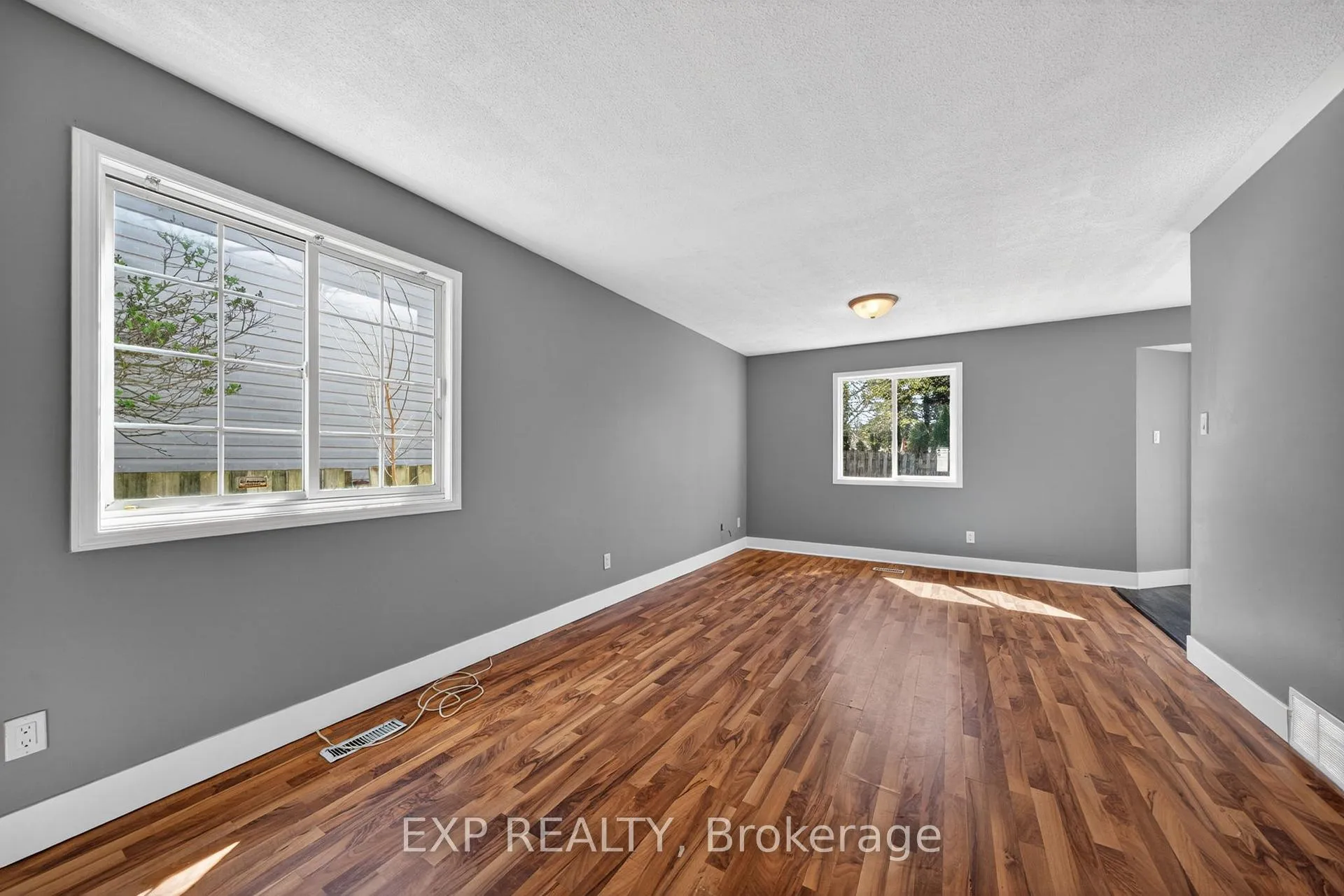 Photo 10 of 239 Fleming Drive, London, East D — HOMEH
