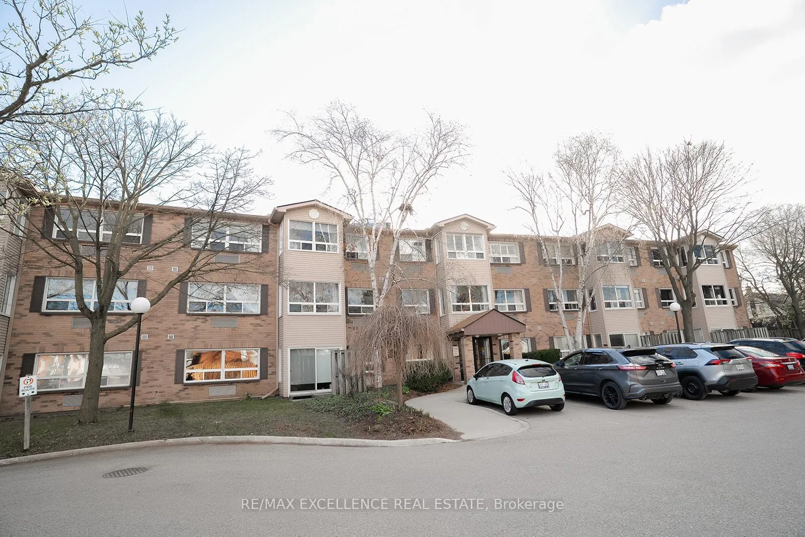 Photo 2 of Unit 307, 30 Hugo Crescent, Kitchener, Southdale — HOMEH