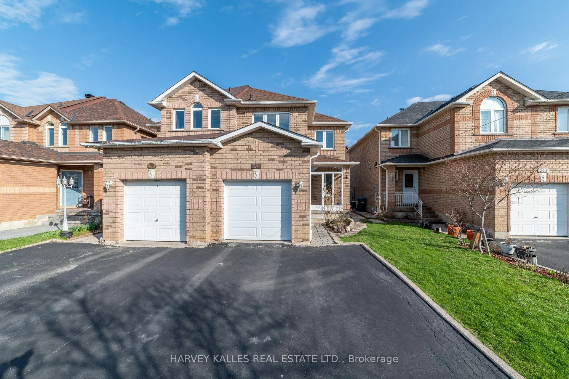 Photo 1 of 542 Leatherleaf Drive, Mississauga, Hurontario — HOMEH