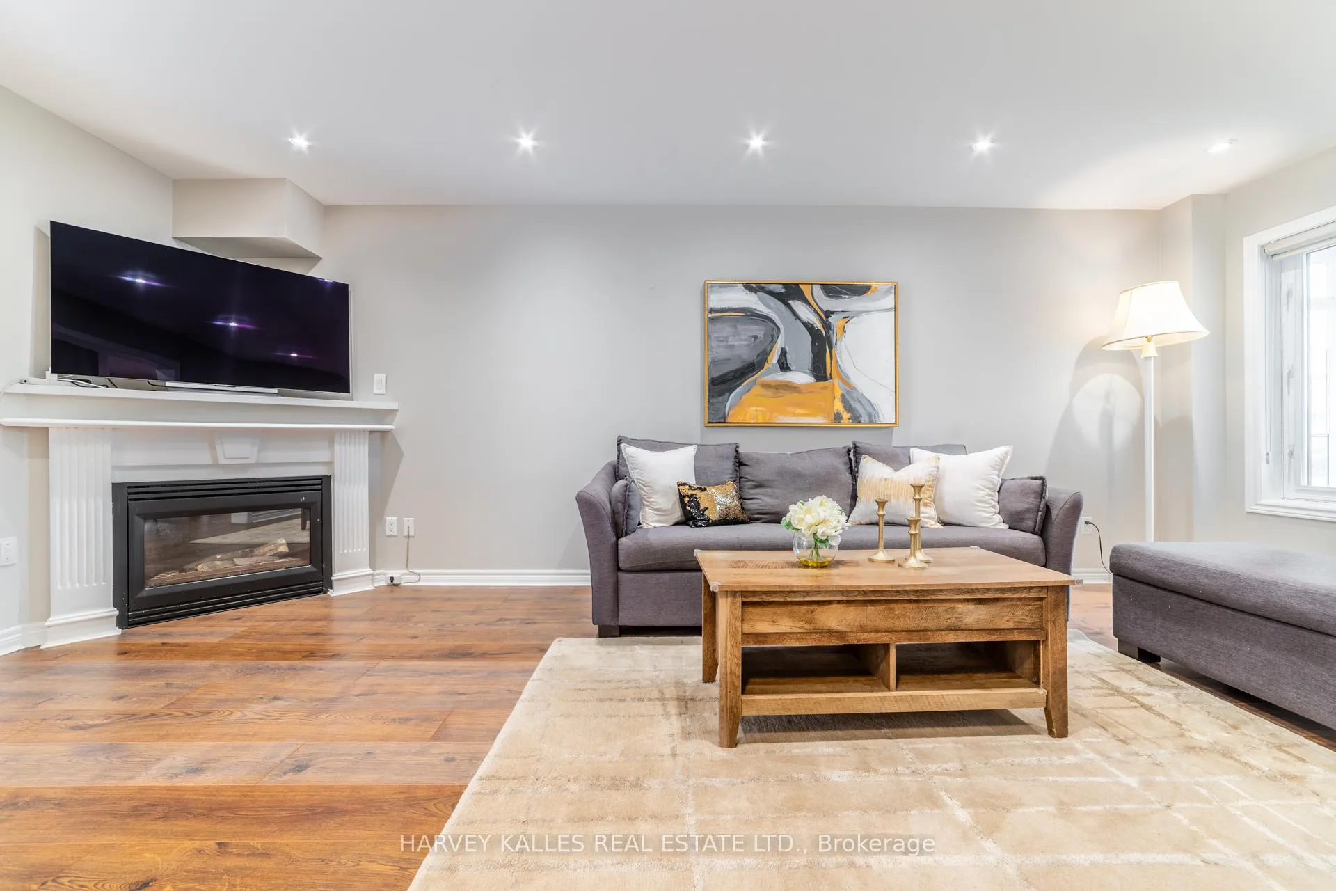 Photo 5 of 542 Leatherleaf Drive, Mississauga, Hurontario — HOMEH