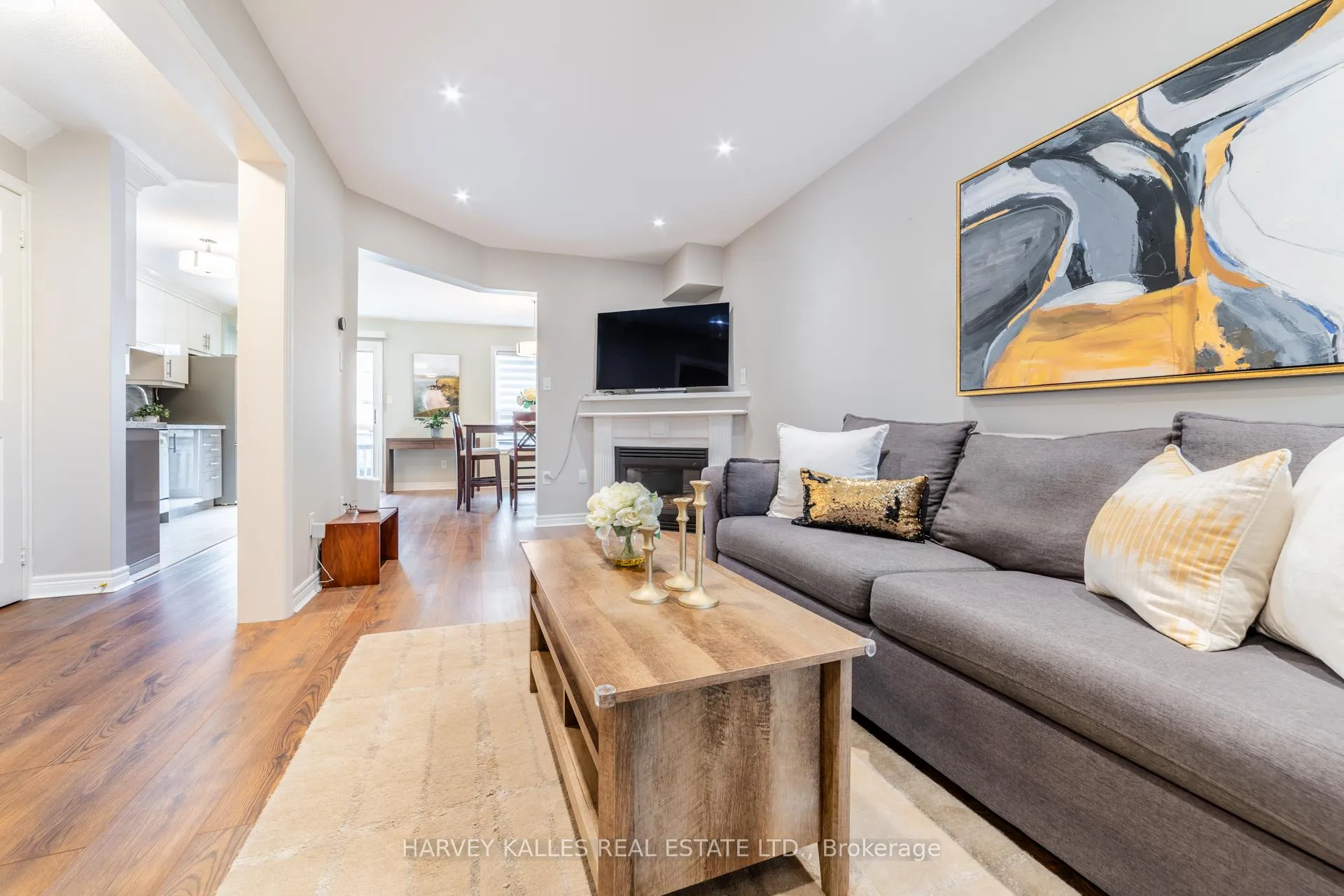 Photo 6 of 542 Leatherleaf Drive, Mississauga, Hurontario — HOMEH