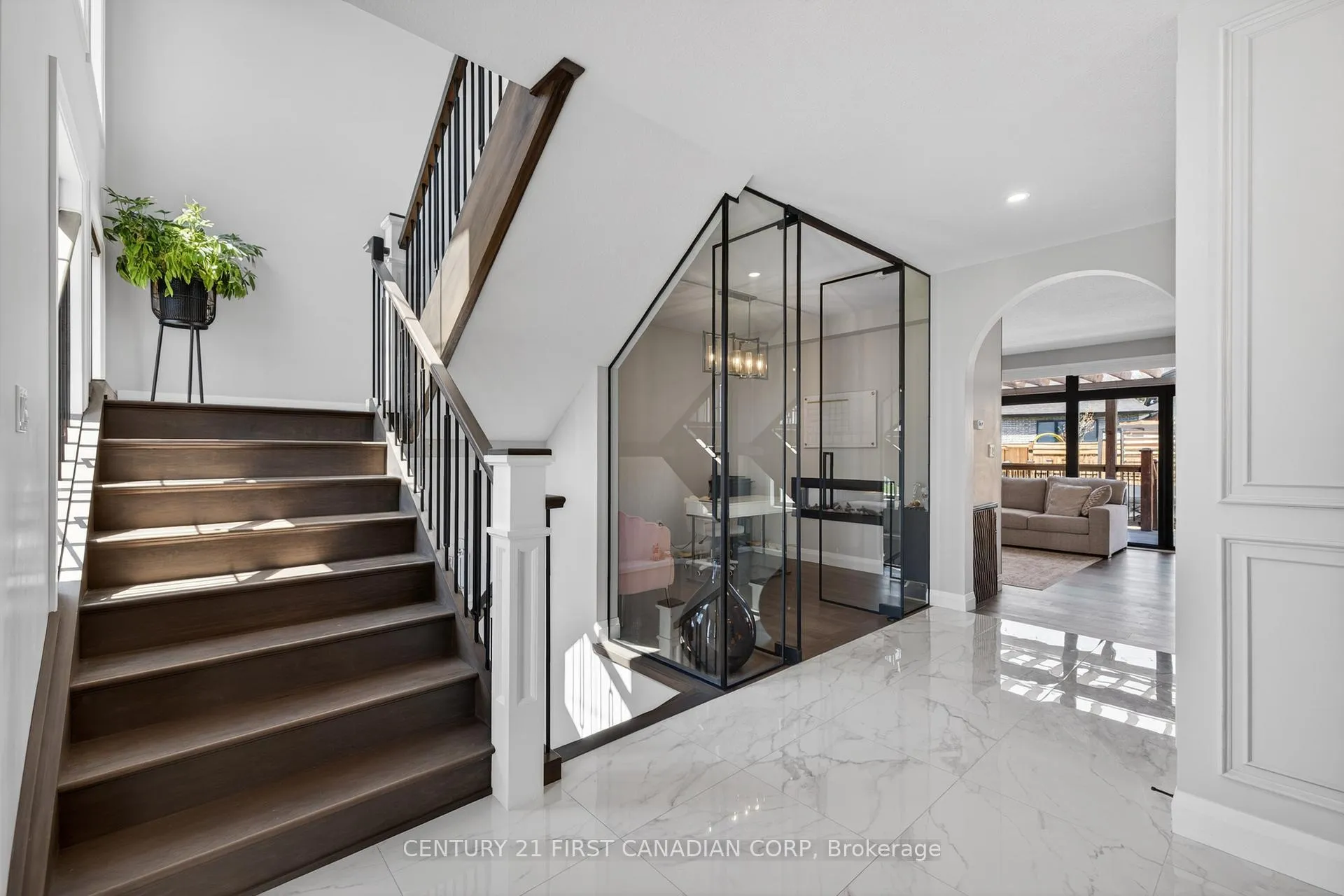 Photo 5 of 54 Aspen Circle, Thames Centre, Rural Thames Centre — HOMEH