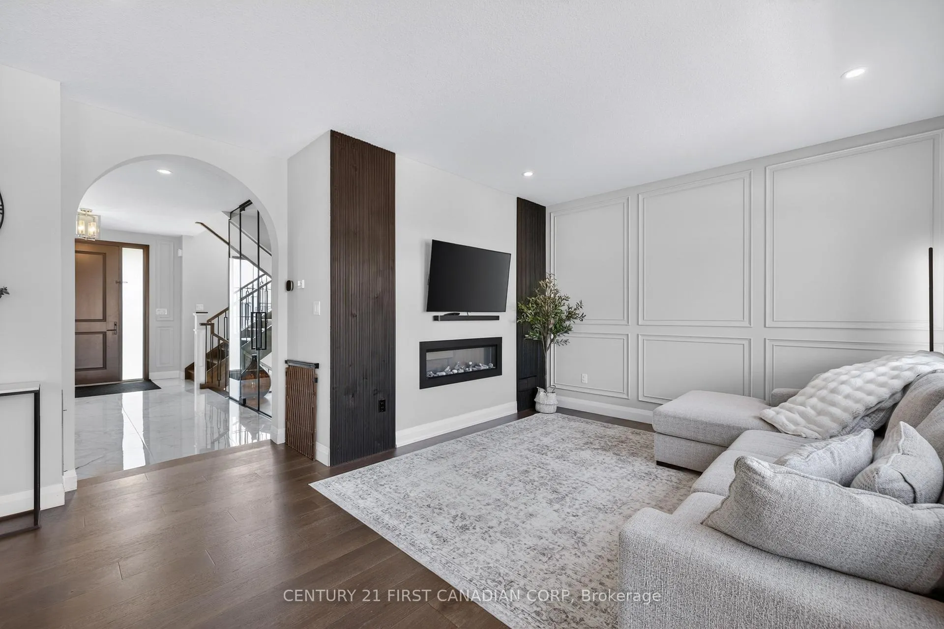 Photo 8 of 54 Aspen Circle, Thames Centre, Rural Thames Centre — HOMEH