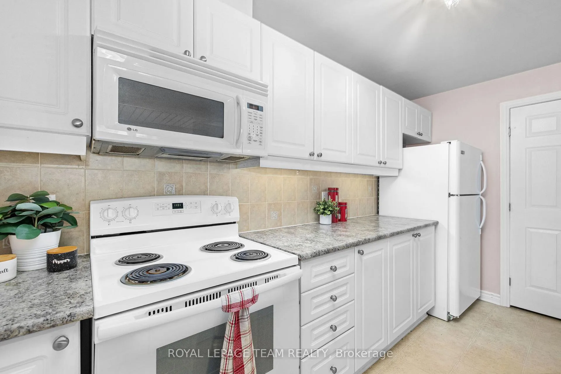 Photo 12 of Unit E, 1103 Stittsville Main Street E, Ottawa, Stittsville (North) — HOMEH