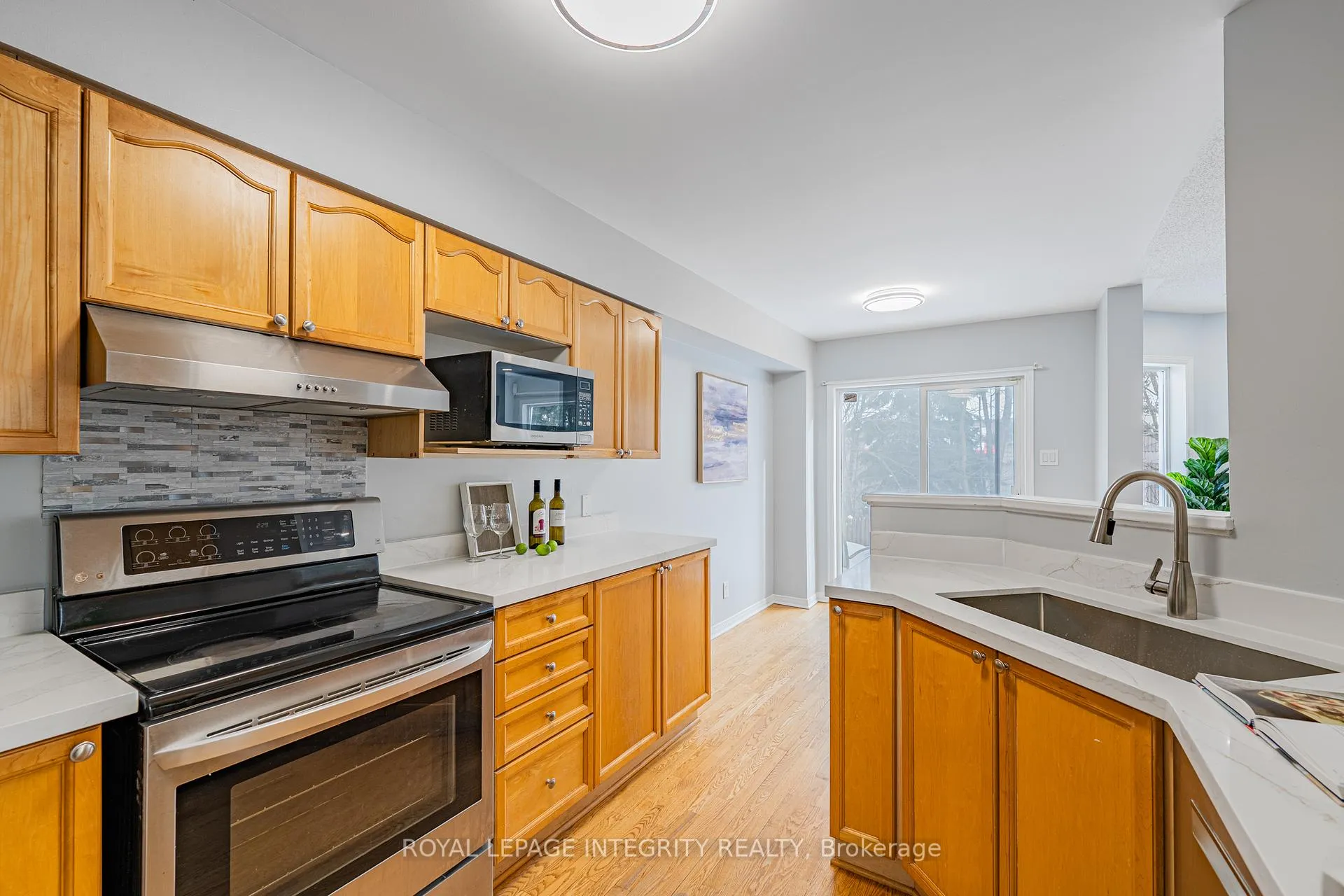 Photo 15 of 111 Hemlo Crescent, Ottawa, Kanata - Kanata Lakes/Heritage Hills — HOMEH