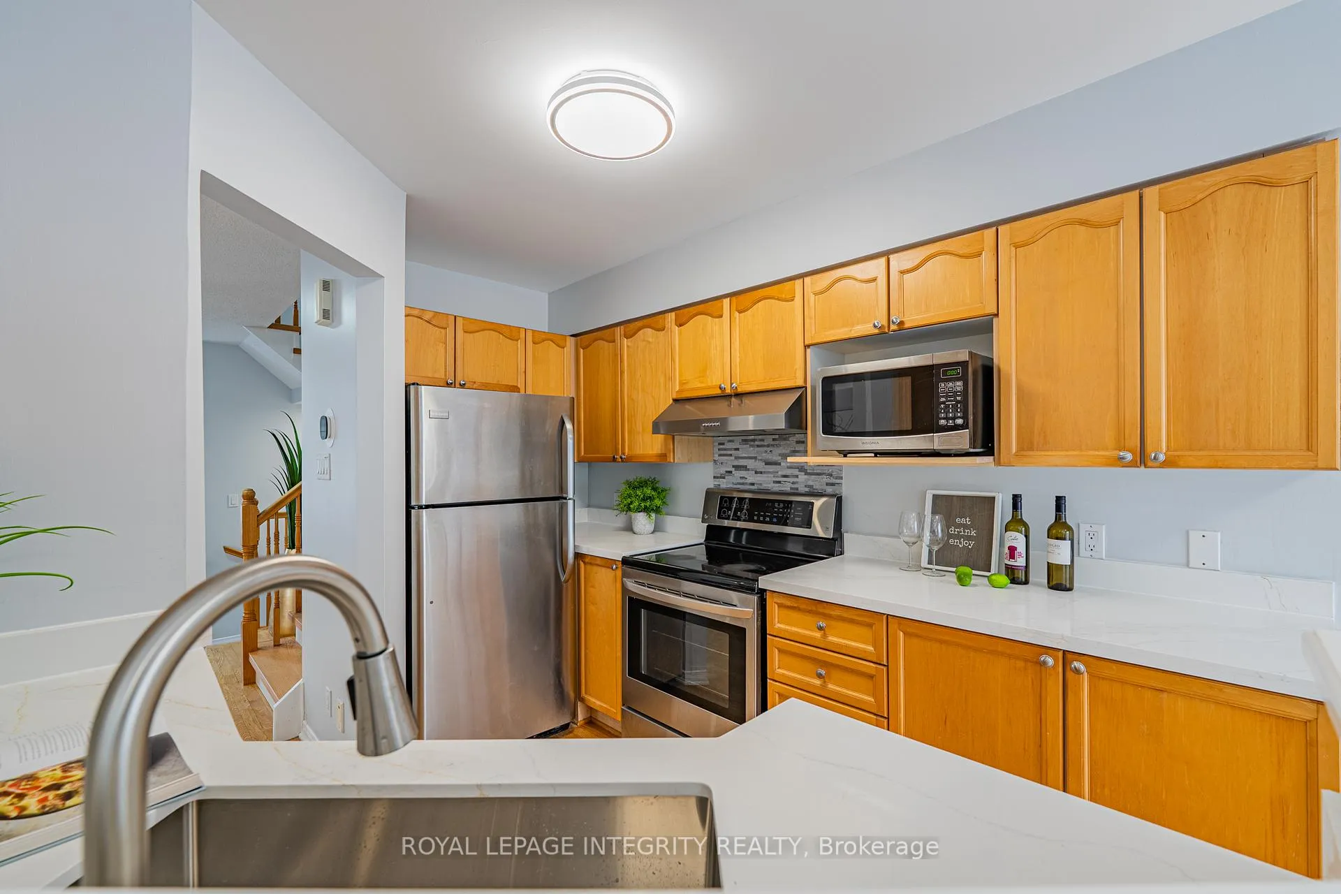 Photo 17 of 111 Hemlo Crescent, Ottawa, Kanata - Kanata Lakes/Heritage Hills — HOMEH