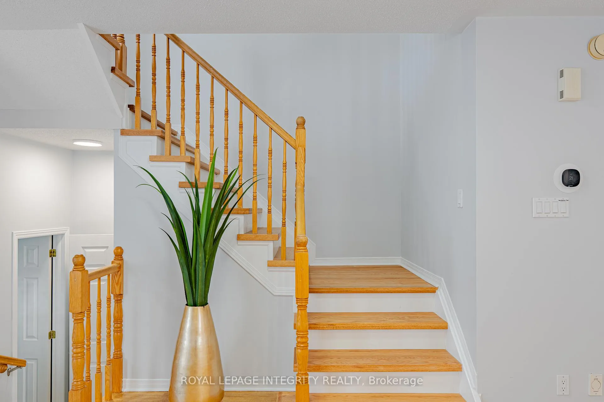 Photo 19 of 111 Hemlo Crescent, Ottawa, Kanata - Kanata Lakes/Heritage Hills — HOMEH