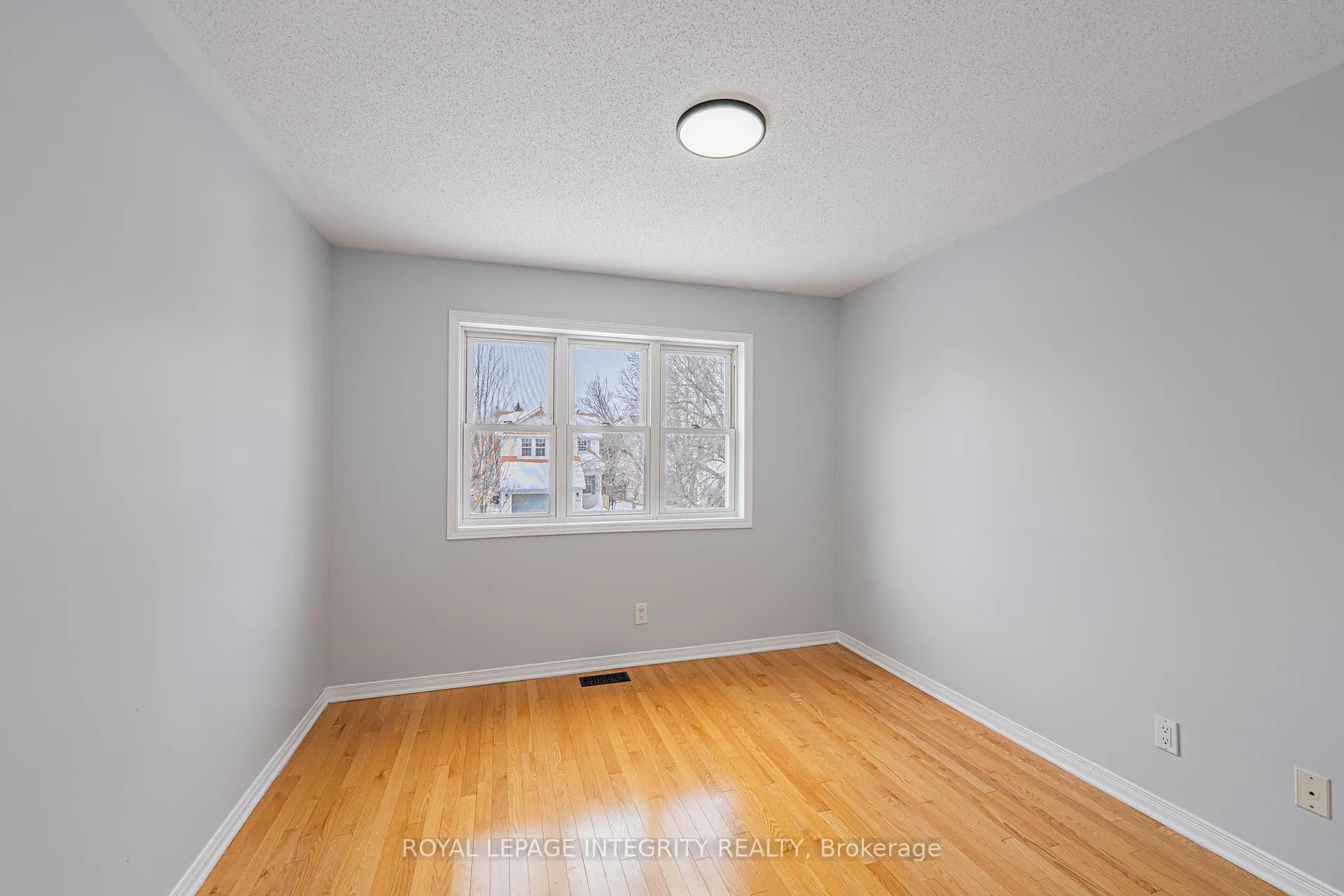 Photo 24 of 111 Hemlo Crescent, Ottawa, Kanata - Kanata Lakes/Heritage Hills — HOMEH