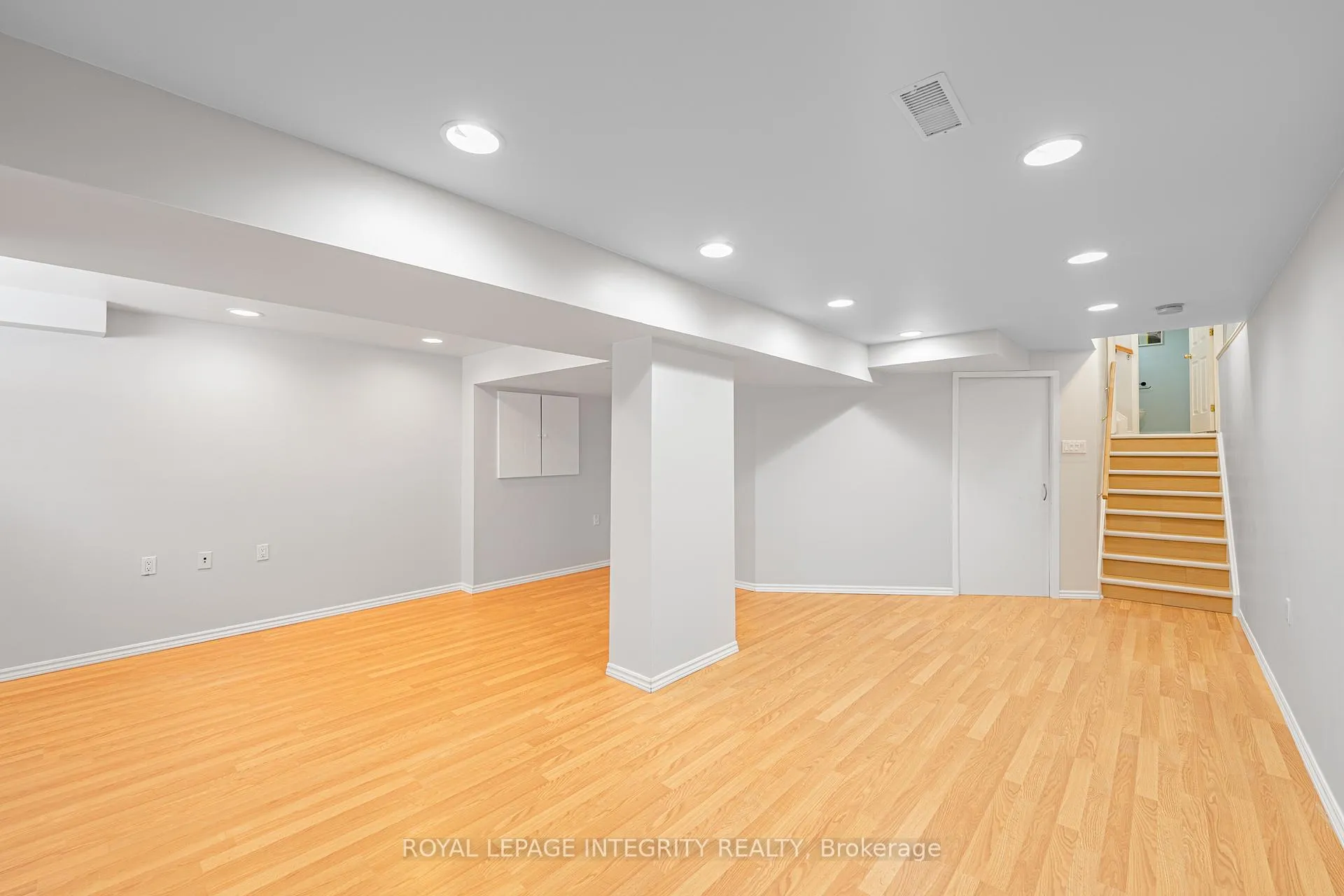 Photo 30 of 111 Hemlo Crescent, Ottawa, Kanata - Kanata Lakes/Heritage Hills — HOMEH