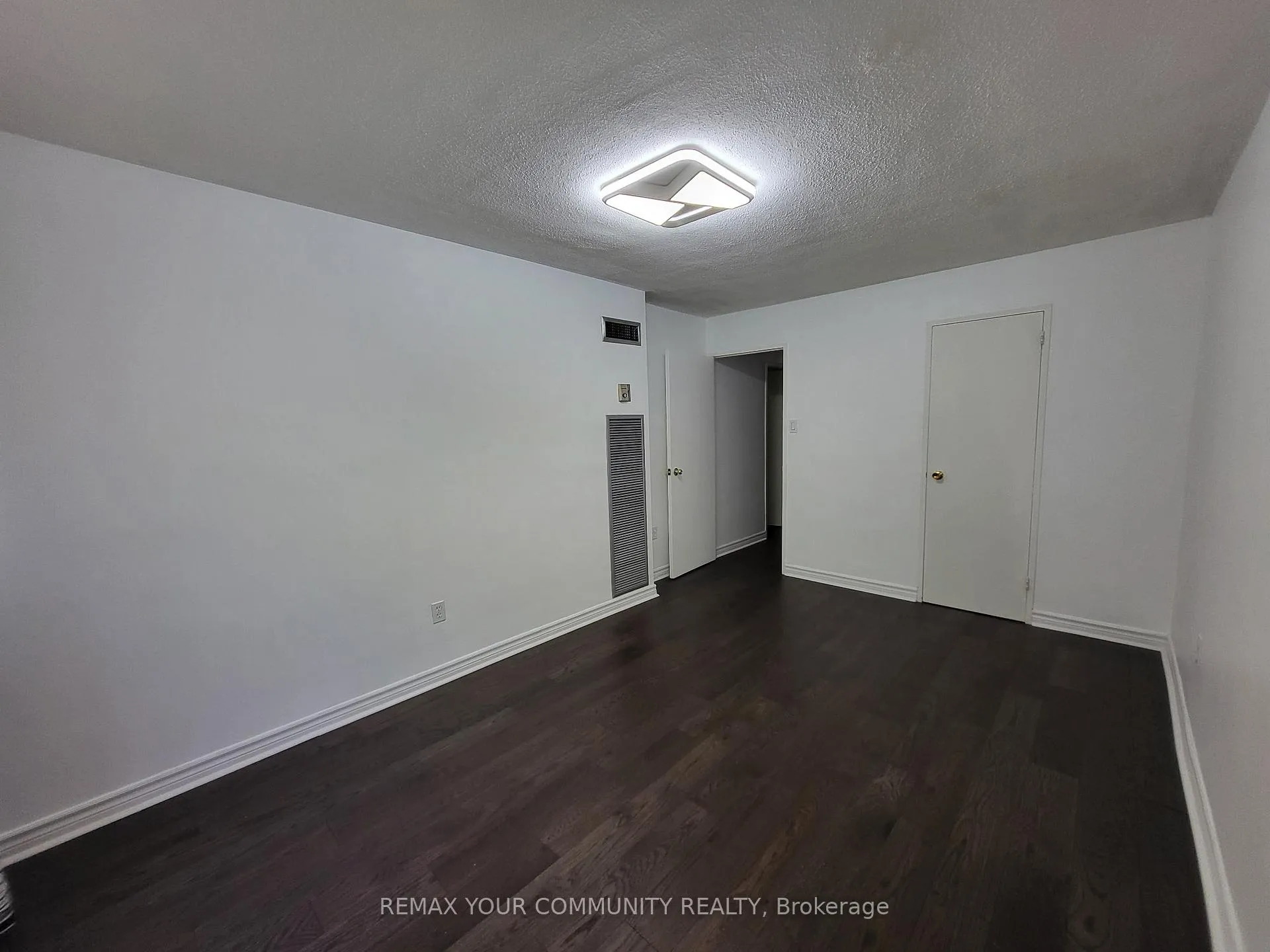 Photo 6 of Unit 227, 16A Elgin Street, Markham, Thornhill — HOMEH