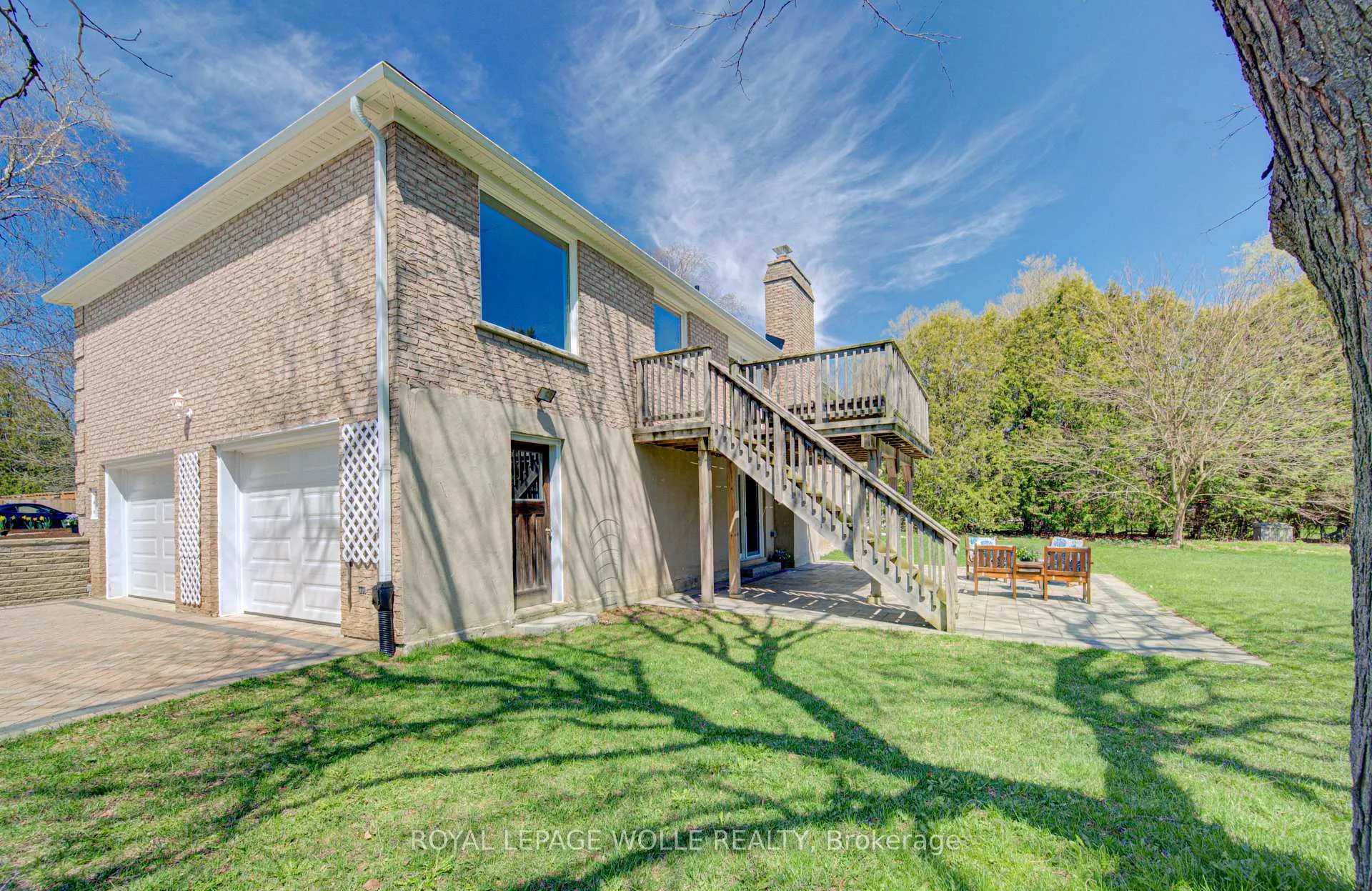 Photo 5 of 395 Warrington Drive, Waterloo — HOMEH