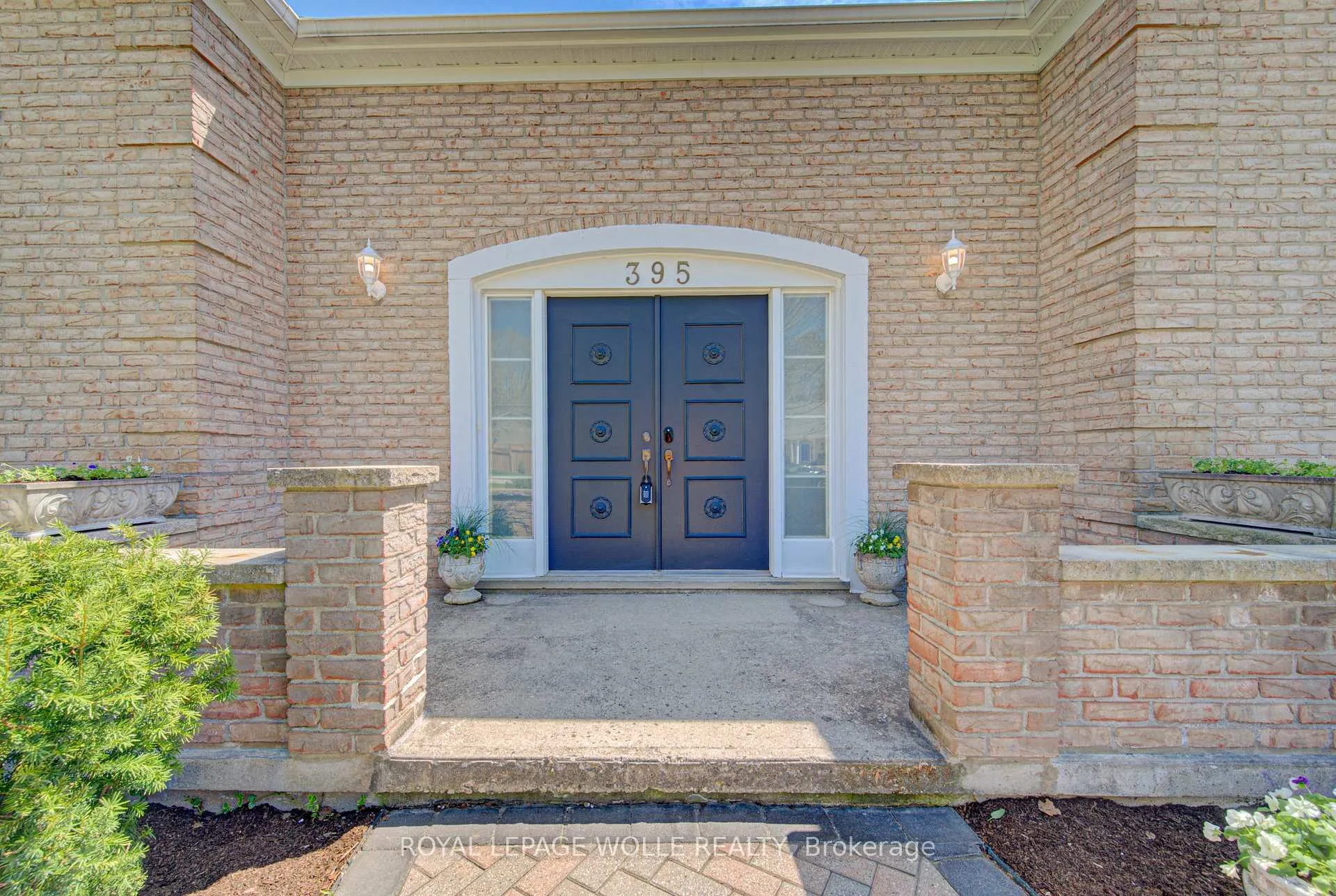 Photo 7 of 395 Warrington Drive, Waterloo — HOMEH
