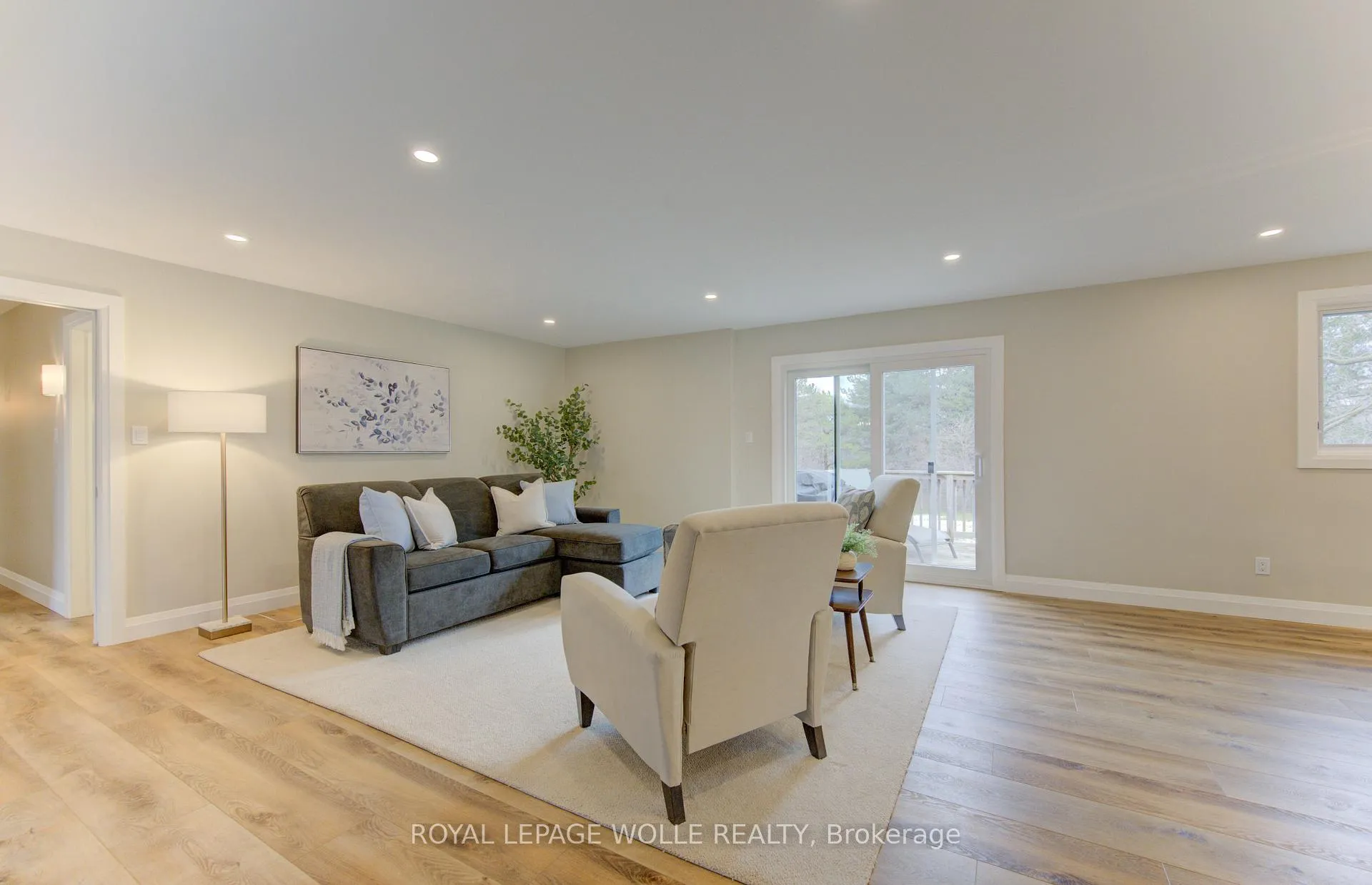Photo 11 of 395 Warrington Drive, Waterloo — HOMEH