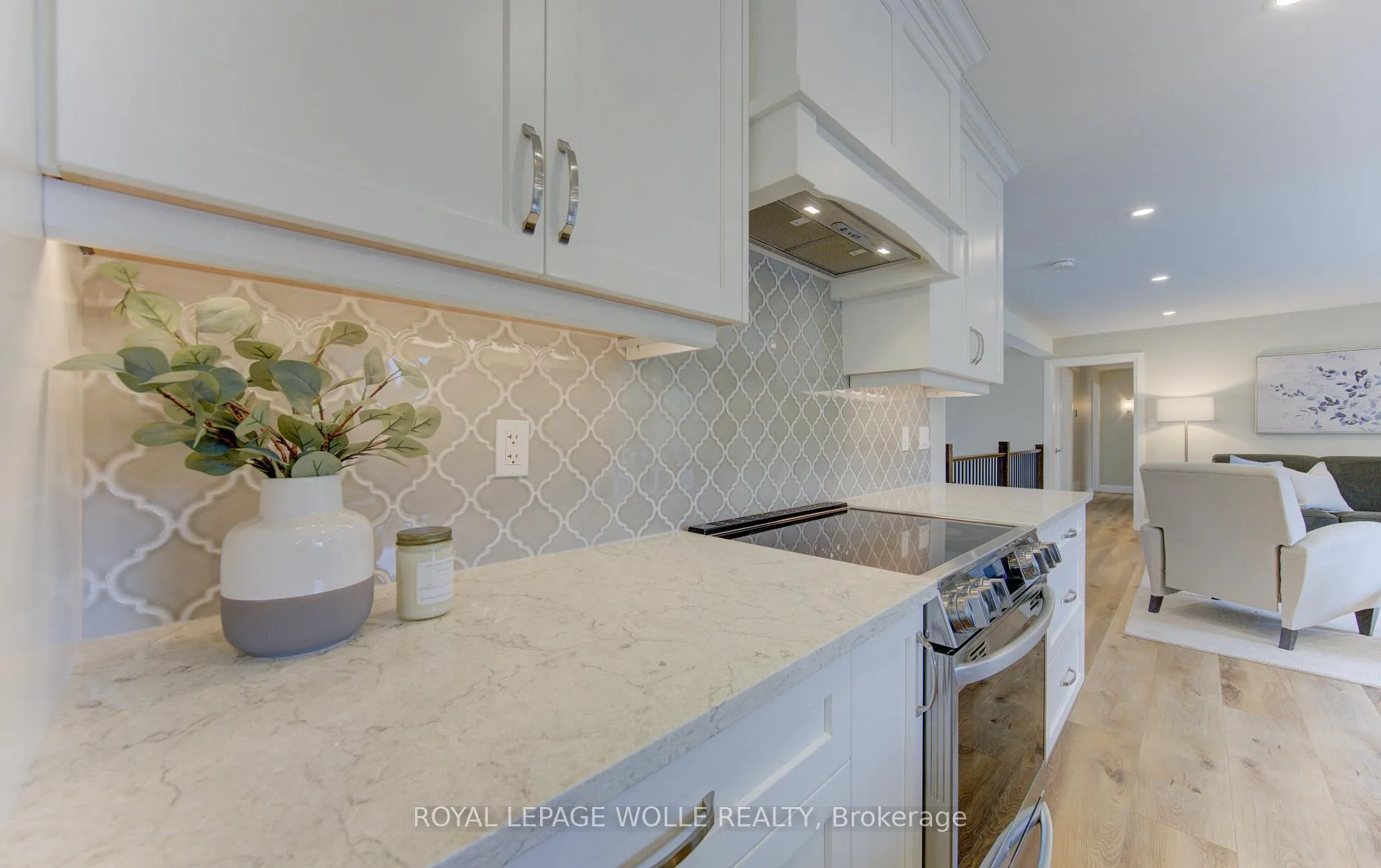 Photo 19 of 395 Warrington Drive, Waterloo — HOMEH