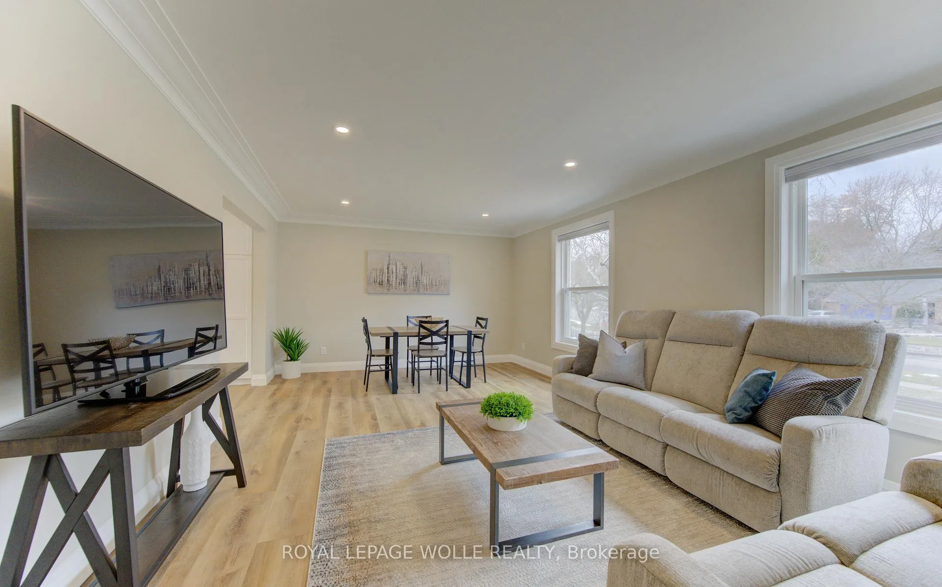 Photo 25 of 395 Warrington Drive, Waterloo — HOMEH