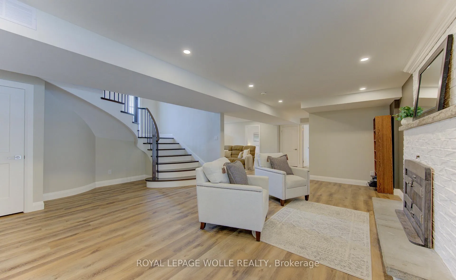 Photo 34 of 395 Warrington Drive, Waterloo — HOMEH