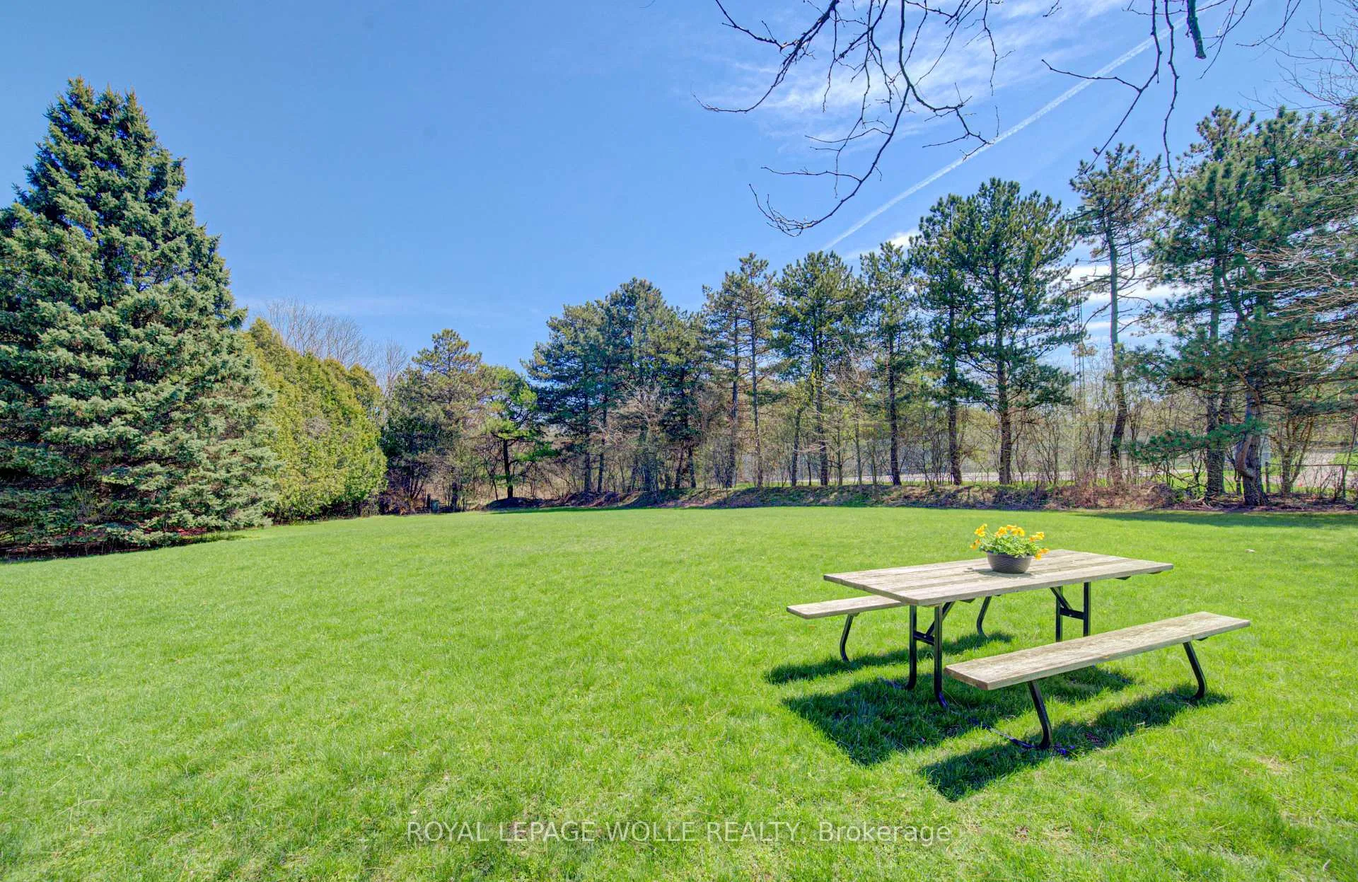 Photo 41 of 395 Warrington Drive, Waterloo — HOMEH