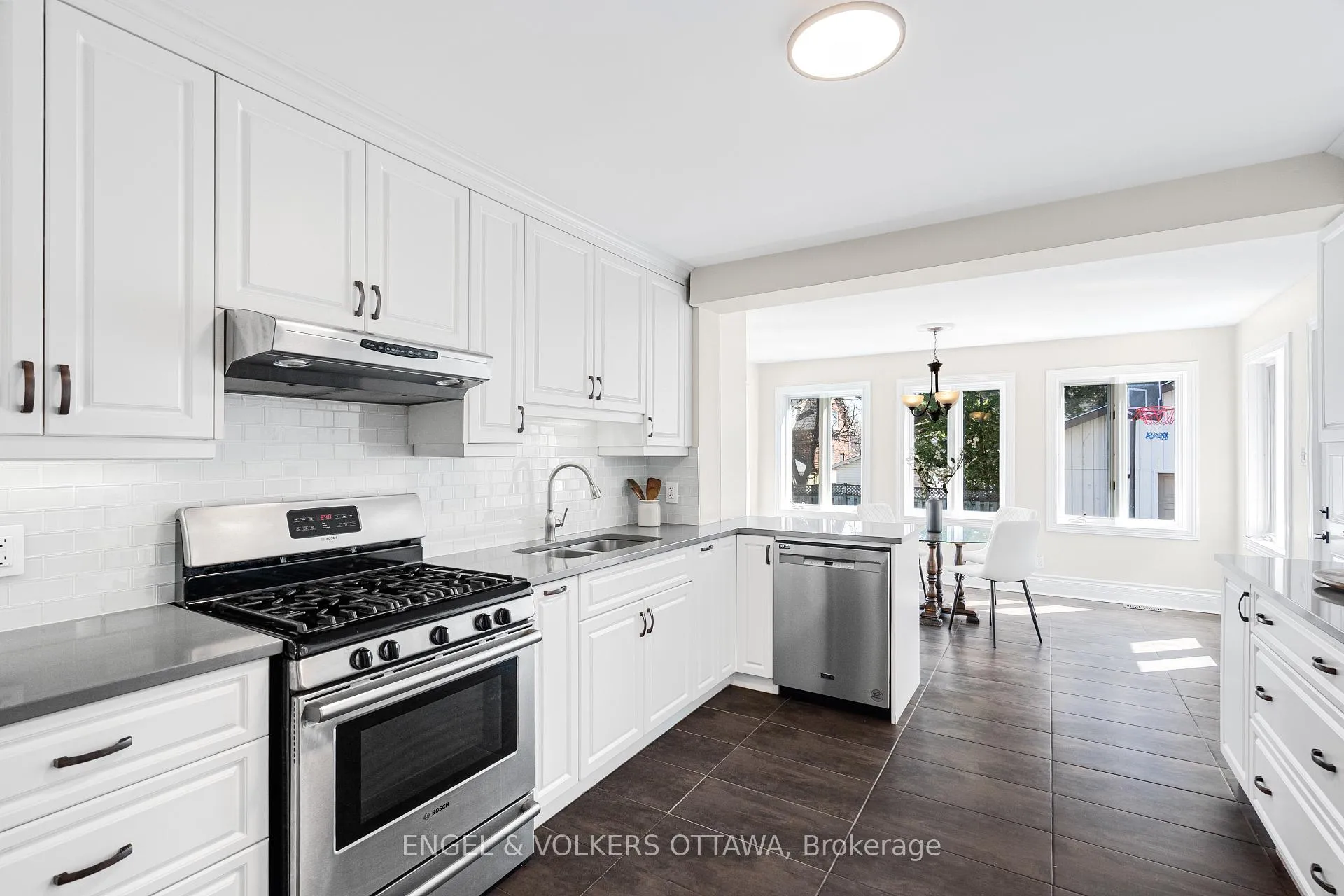 Photo 2 of 1252 Anoka Street, Ottawa, Ridgemont — HOMEH