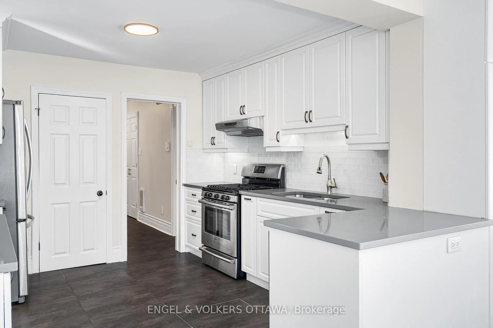 Photo 4 of 1252 Anoka Street, Ottawa, Ridgemont — HOMEH